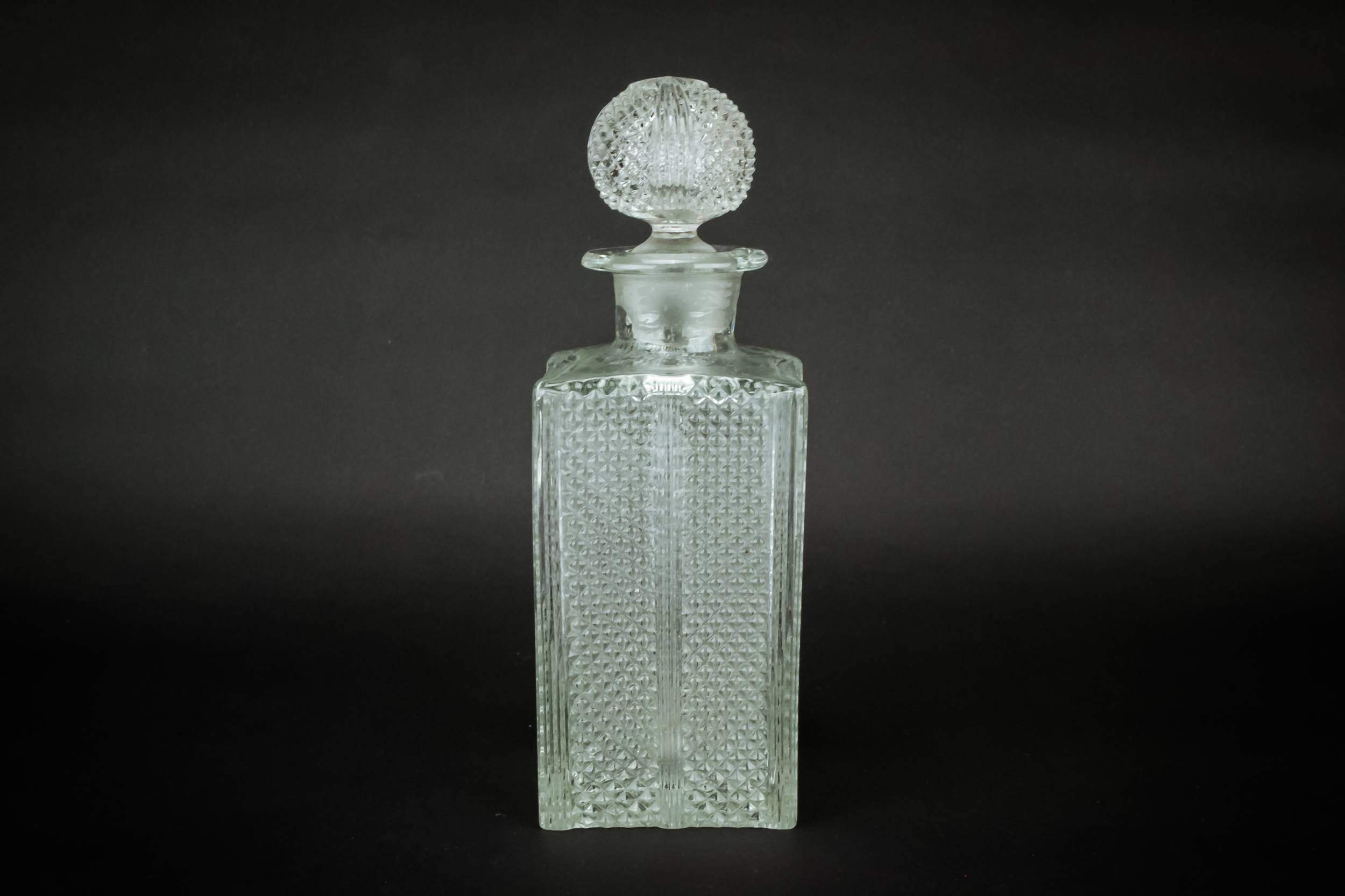 Antique Clear Water — Small square whisky decanter 5