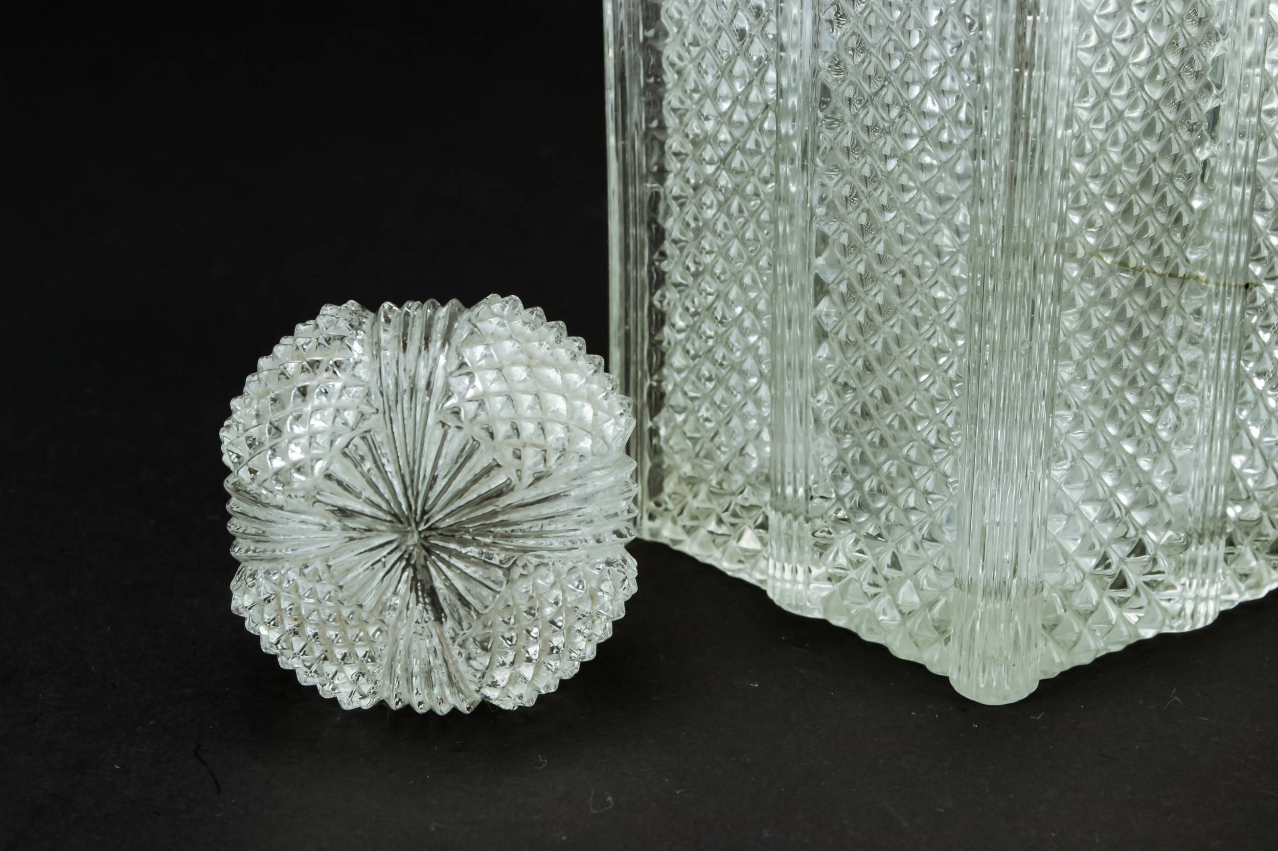 Antique Clear Water — Small square whisky decanter 2