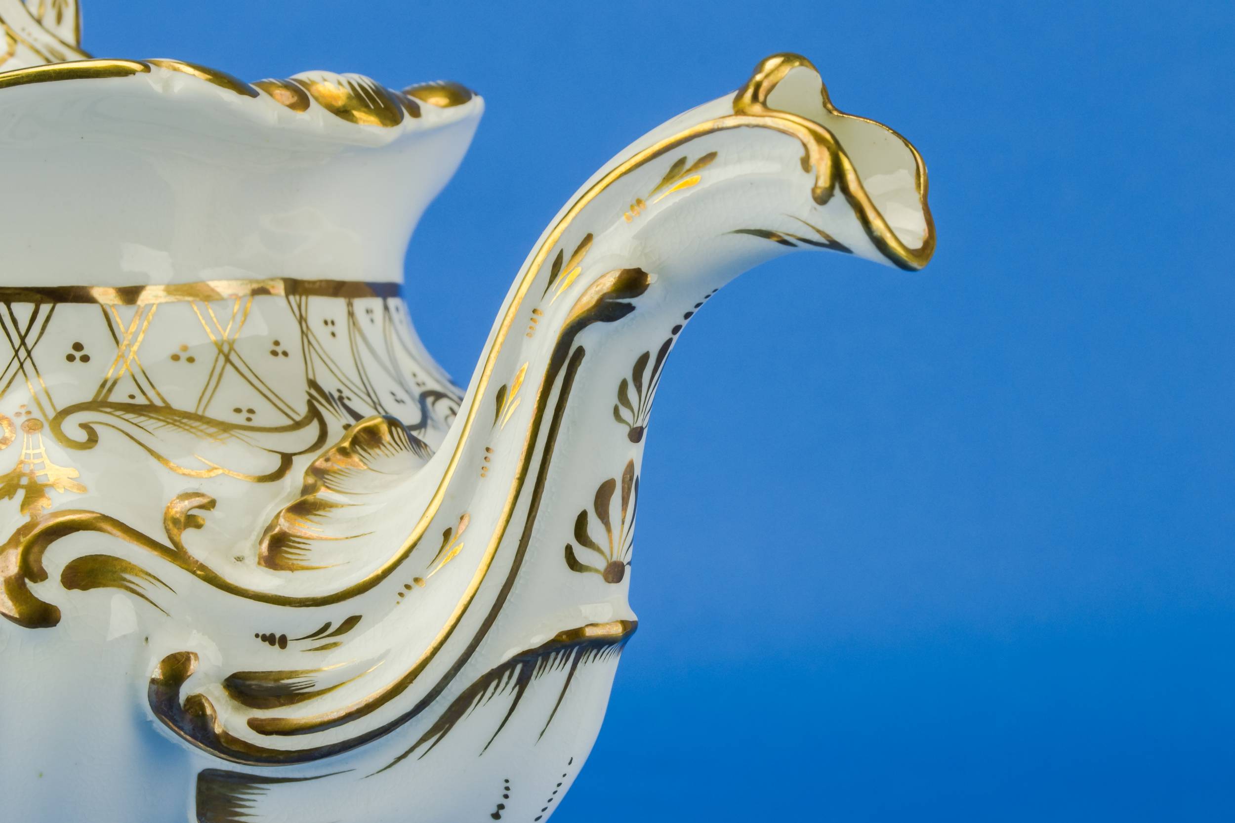 Antique Large Scrolls — Large gold and white teapot 6