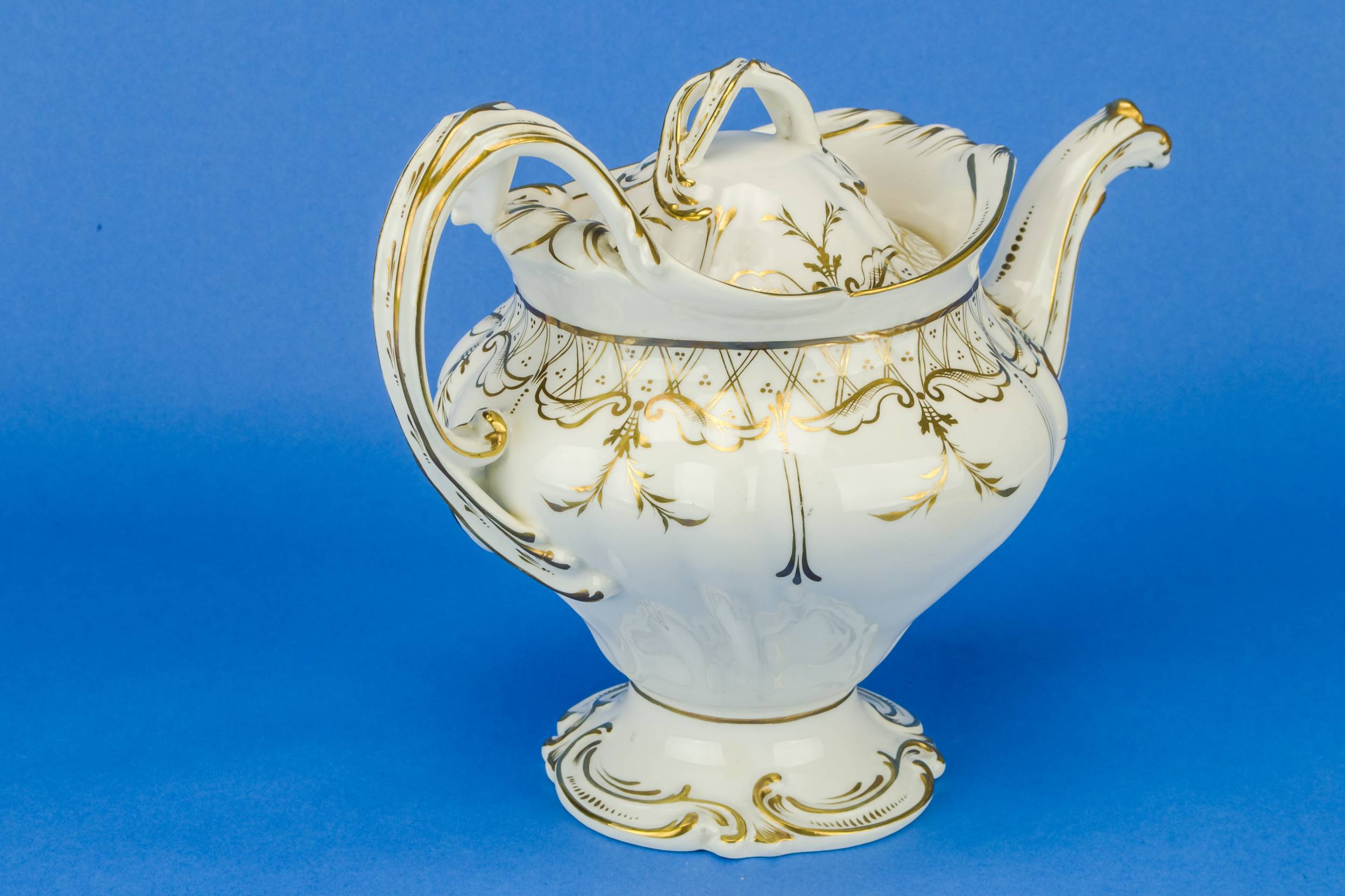 Antique Large Scrolls — Large gold and white teapot 4