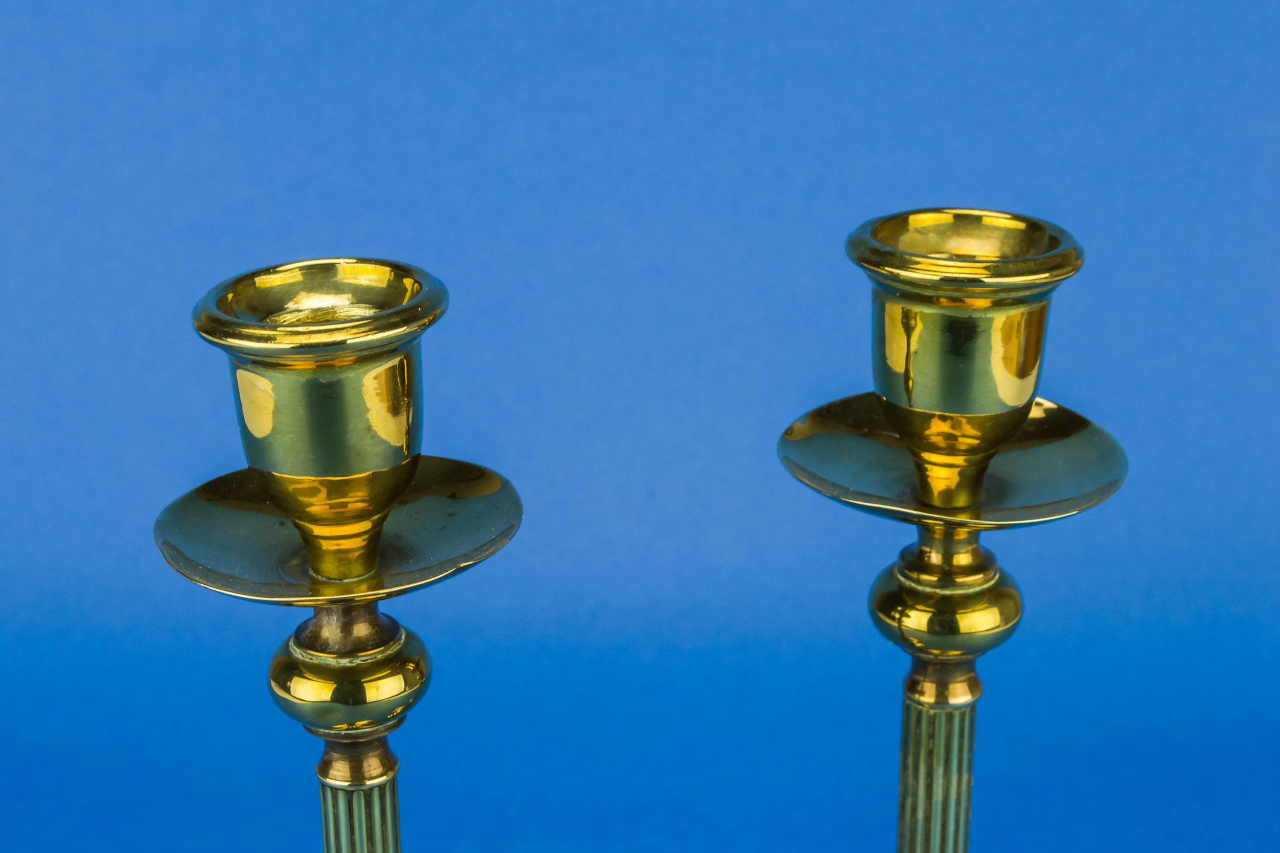Antique Aesthetic Movement — Pair of brass candlesticks 2