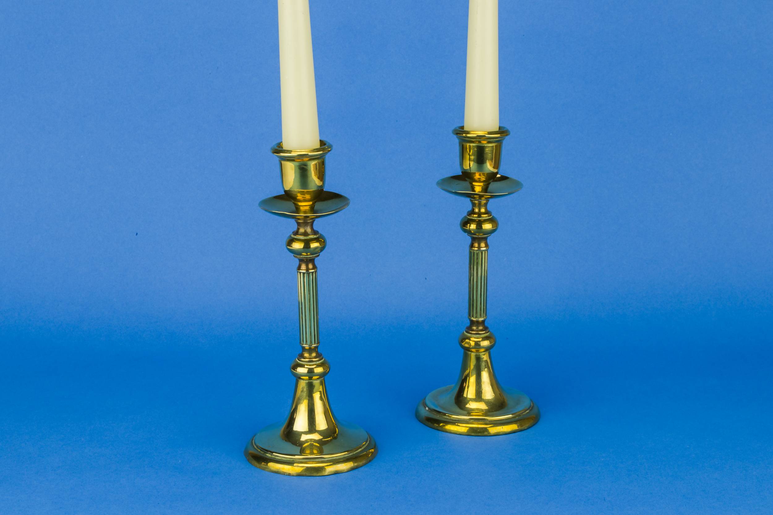Antique Aesthetic Movement — Pair of brass candlesticks 1