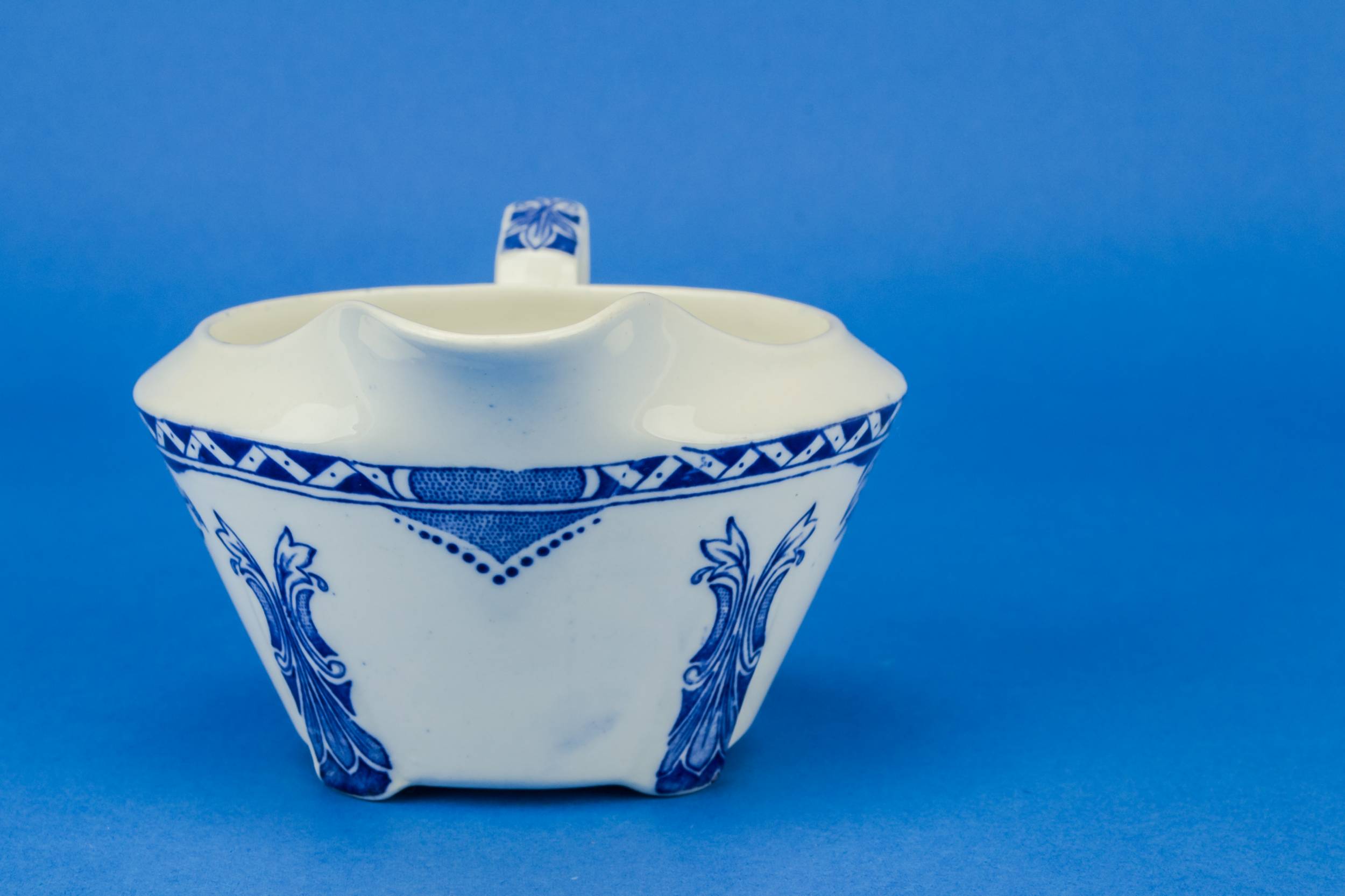 Elegant Arts Crafts — Blue and white gravy boat 2