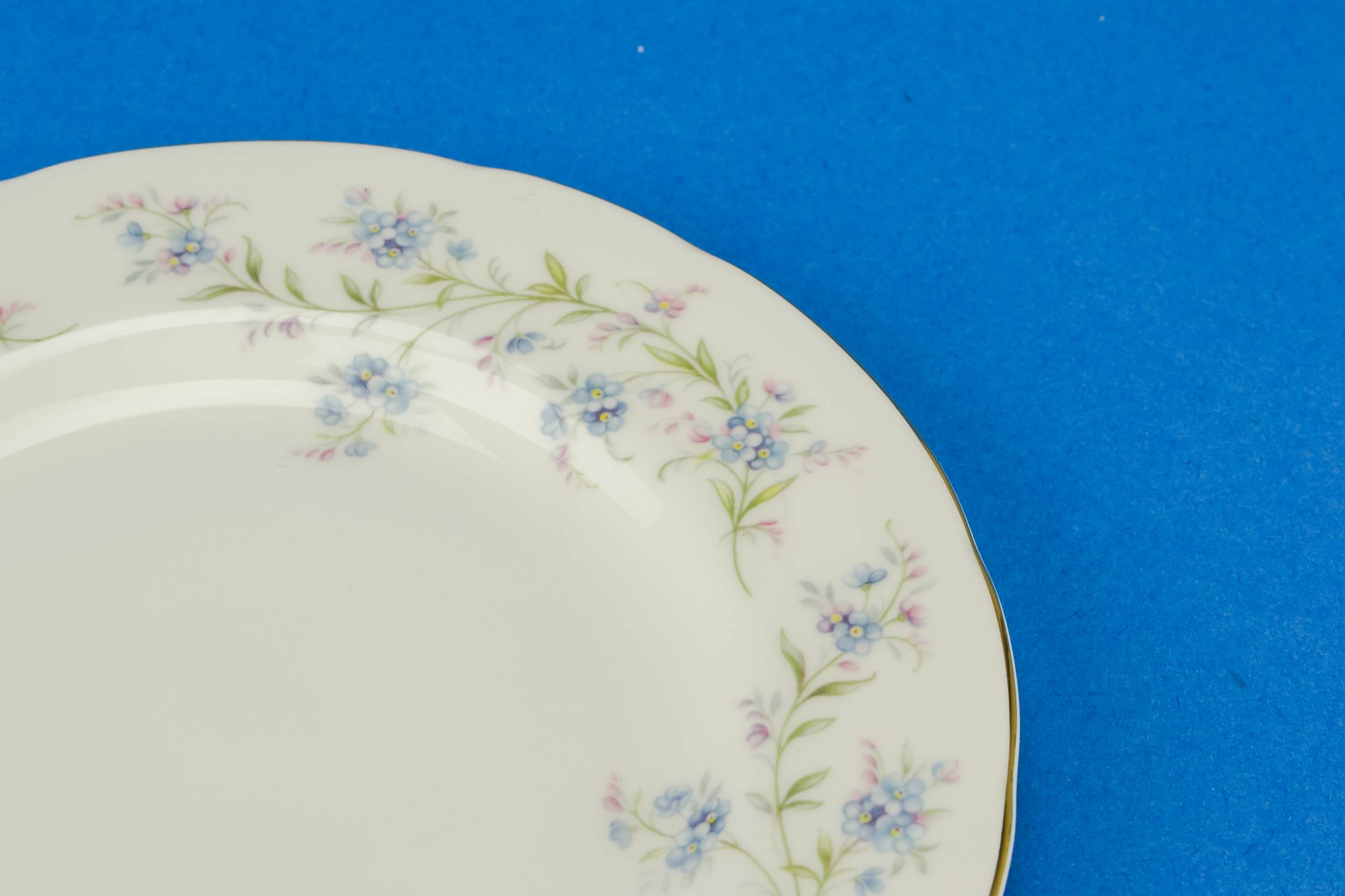 Vintage Blue And — 6 Duchess medium plates 1