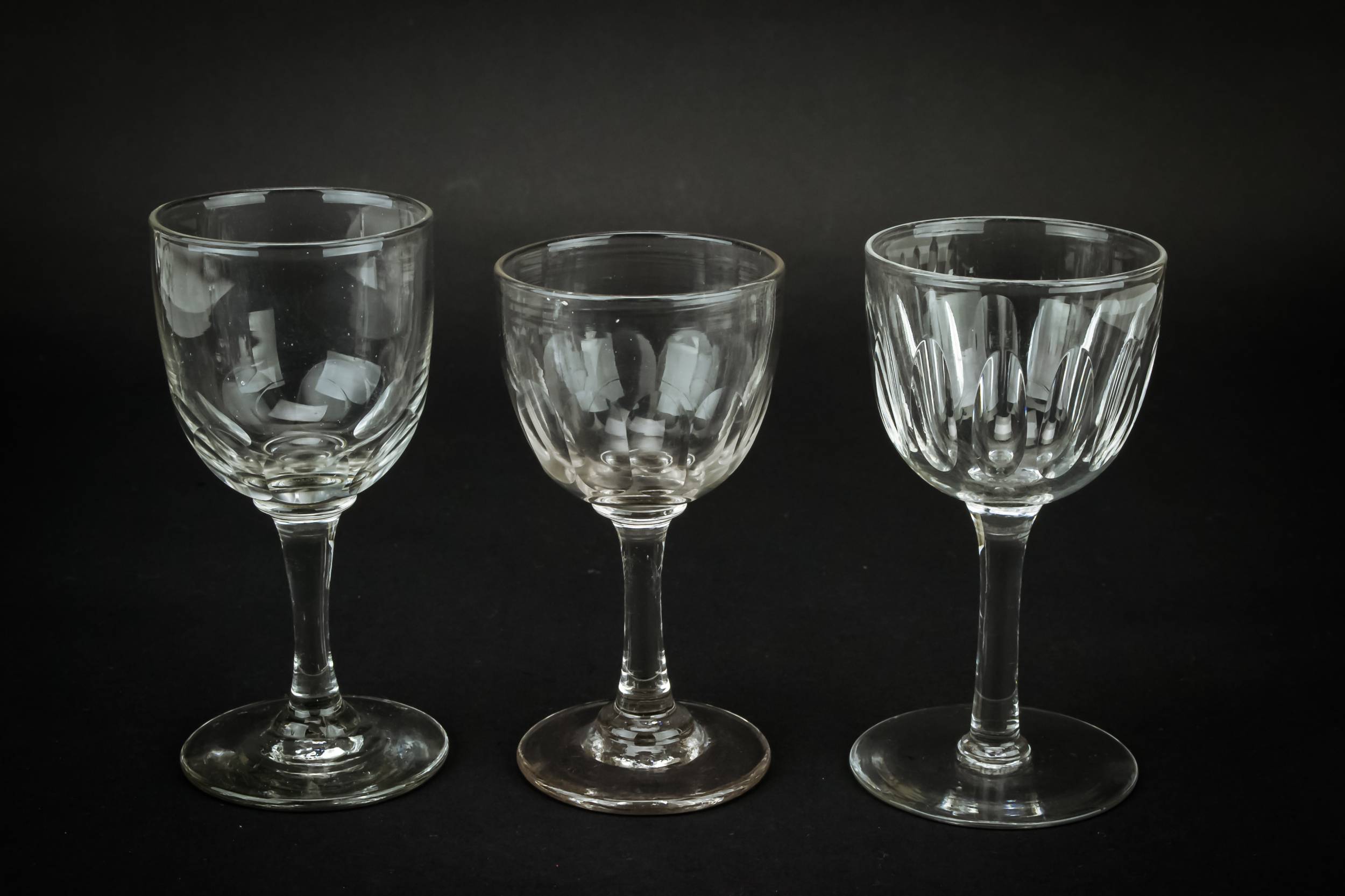 Clear Antique Panelled — 6 port and sherry glasses 3