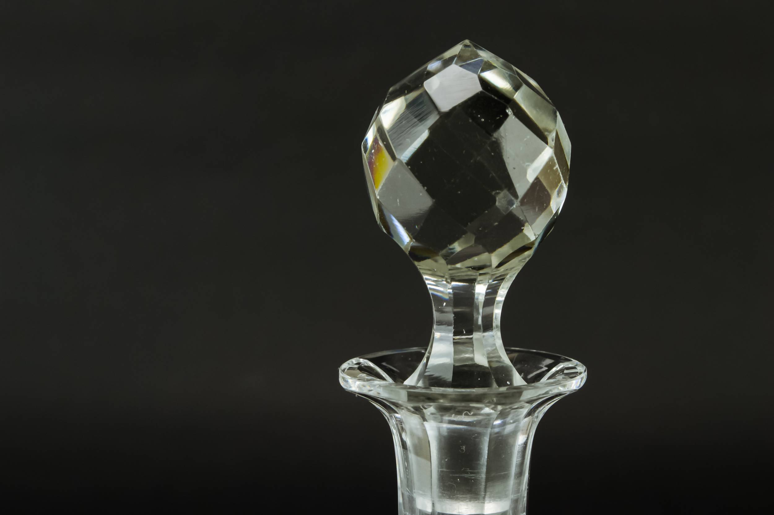 Edwardian Elegant Stars — Cut crystal oil bottle 1