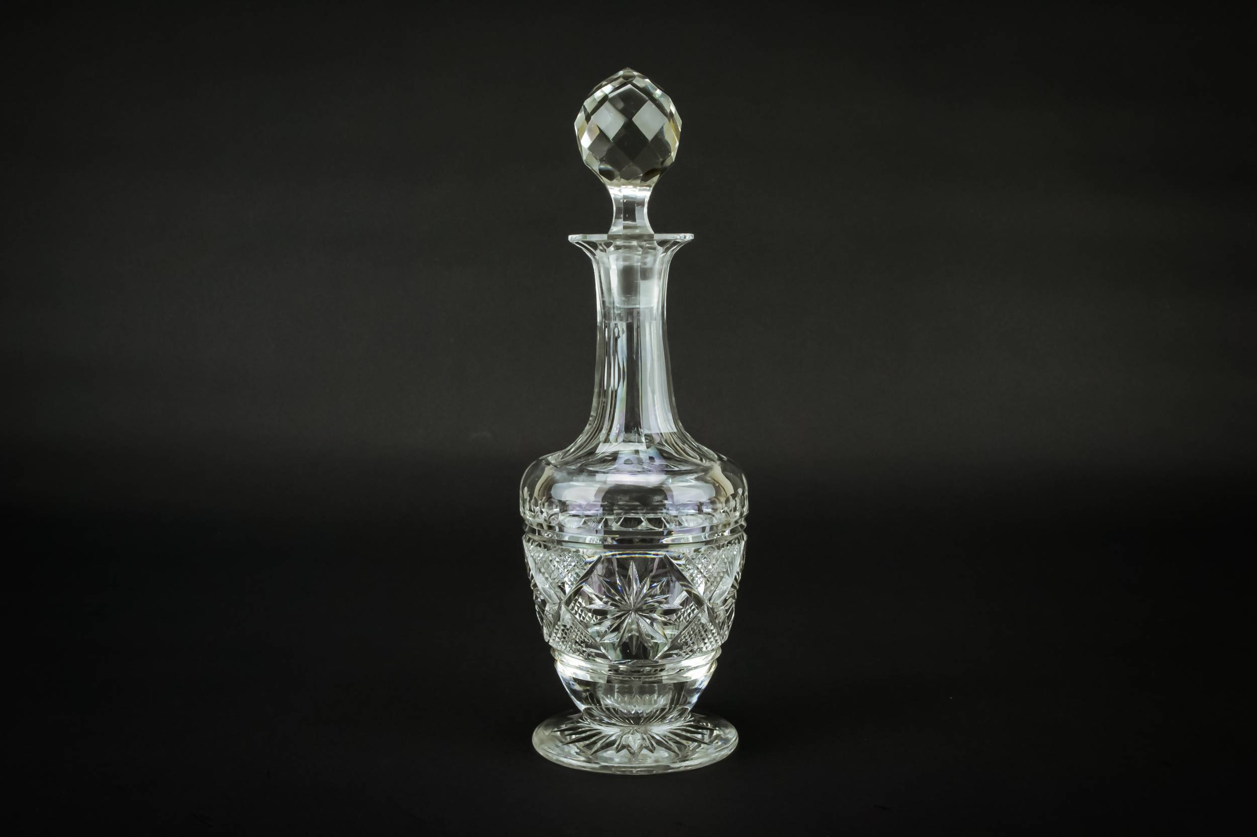 Edwardian Elegant Stars — Cut crystal oil bottle