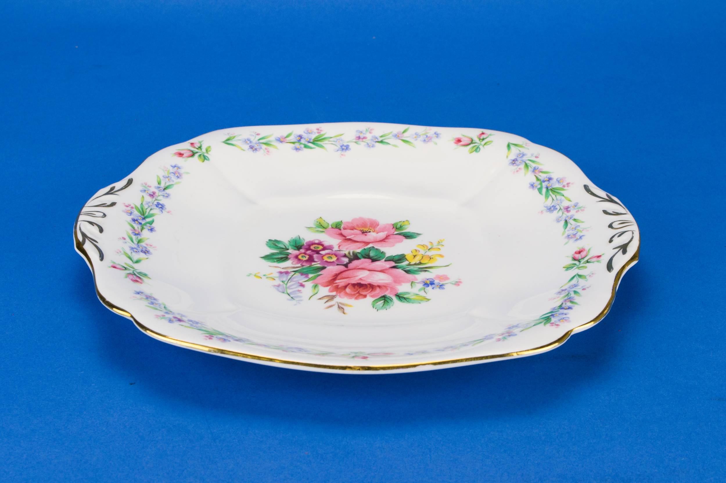 Charming Vintage Floral — Floral cake serving plate 1