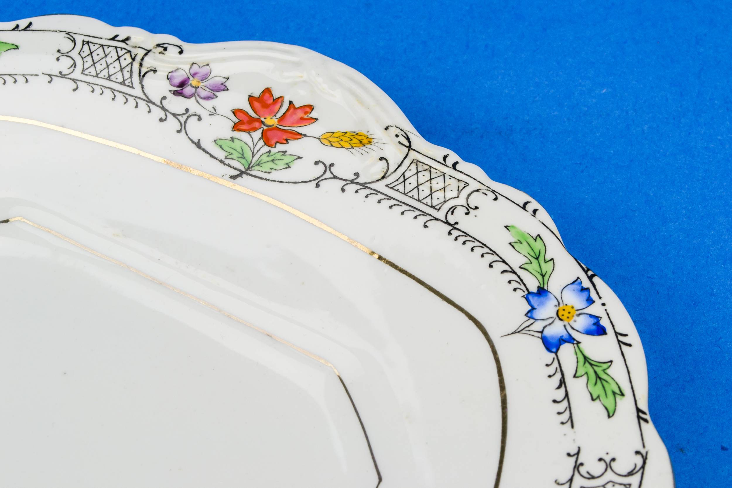 Charming Vintage Floral — Art Deco cake plate 1