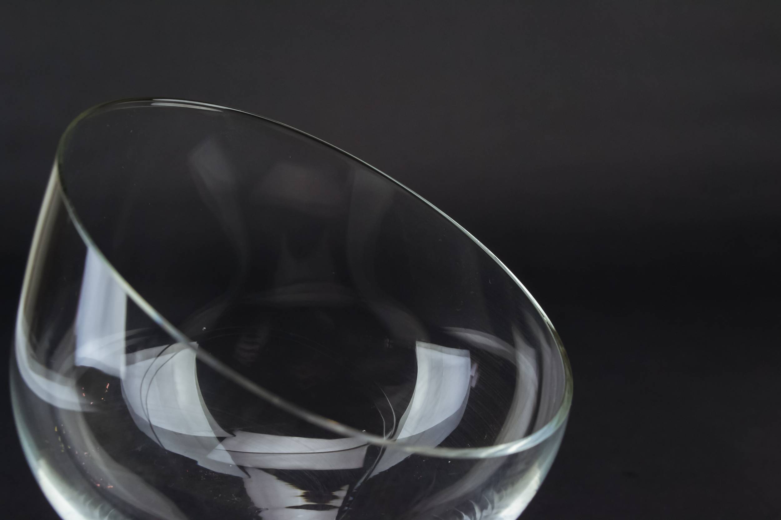 Glass Modernist VASE — Small glass bud vase 1