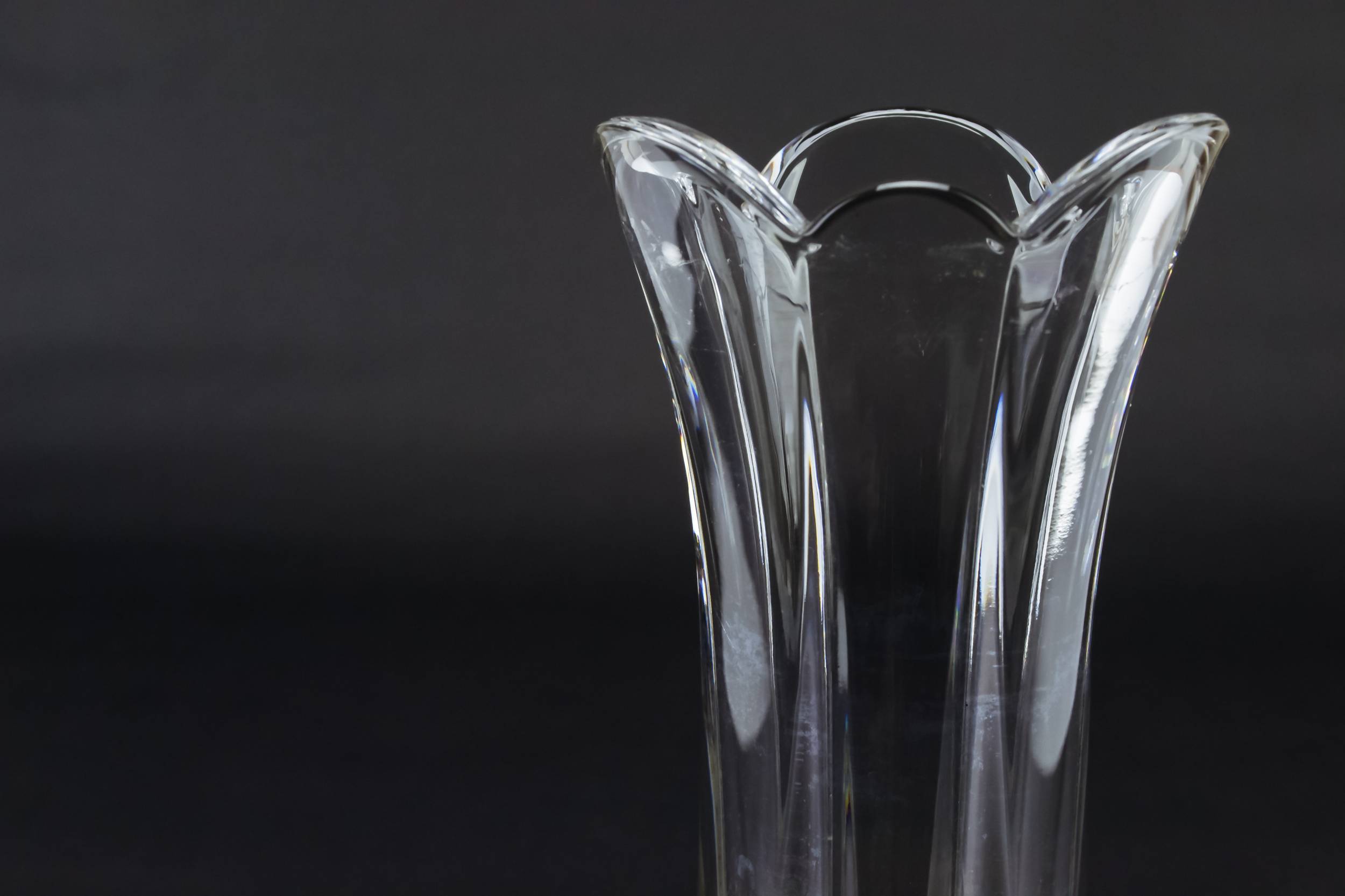 Modernist Glass VASE — Small column glass vase 1
