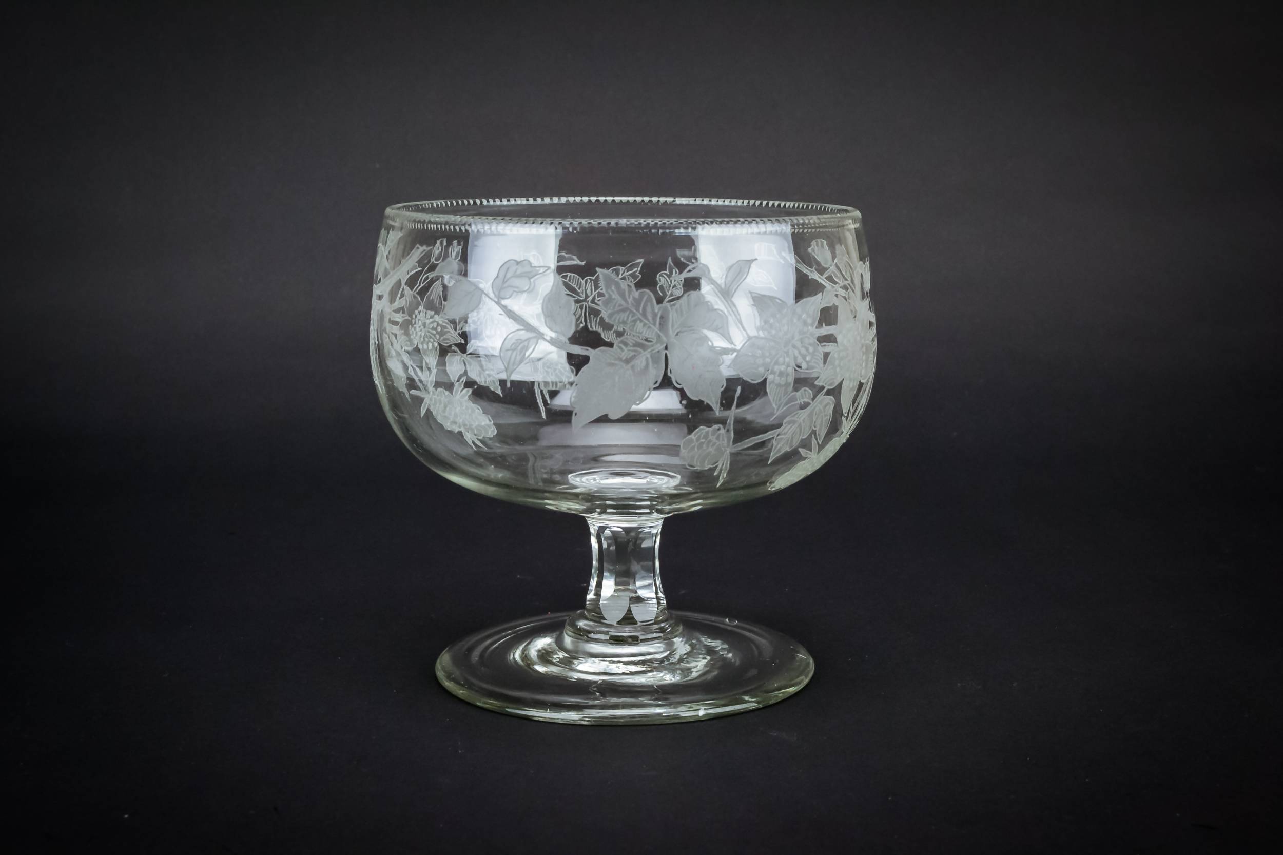 Glass Elegant Floral — Small serving bowl on foot
