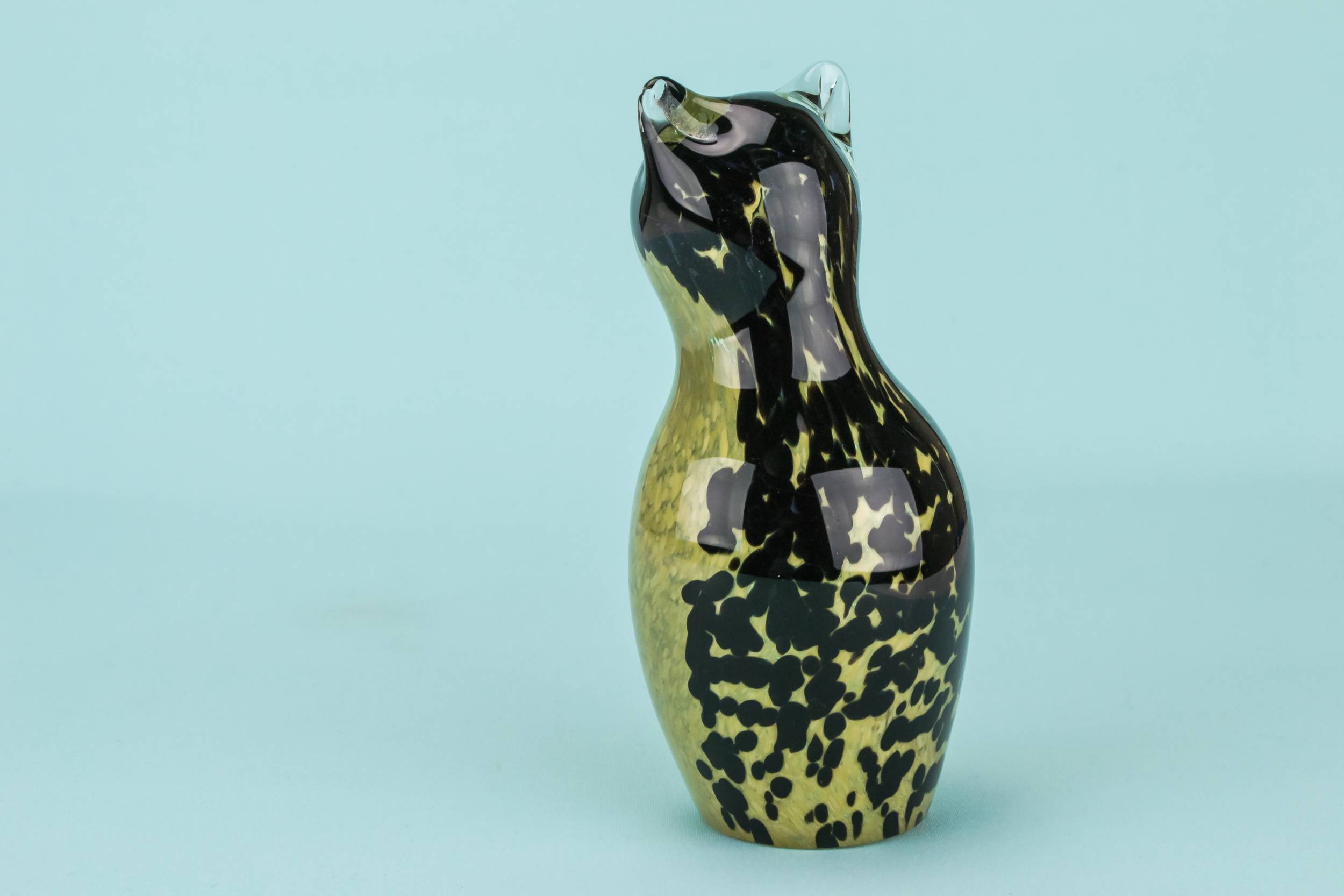 Vintage Charming SCULPTURE — Cat glass paperweight 1