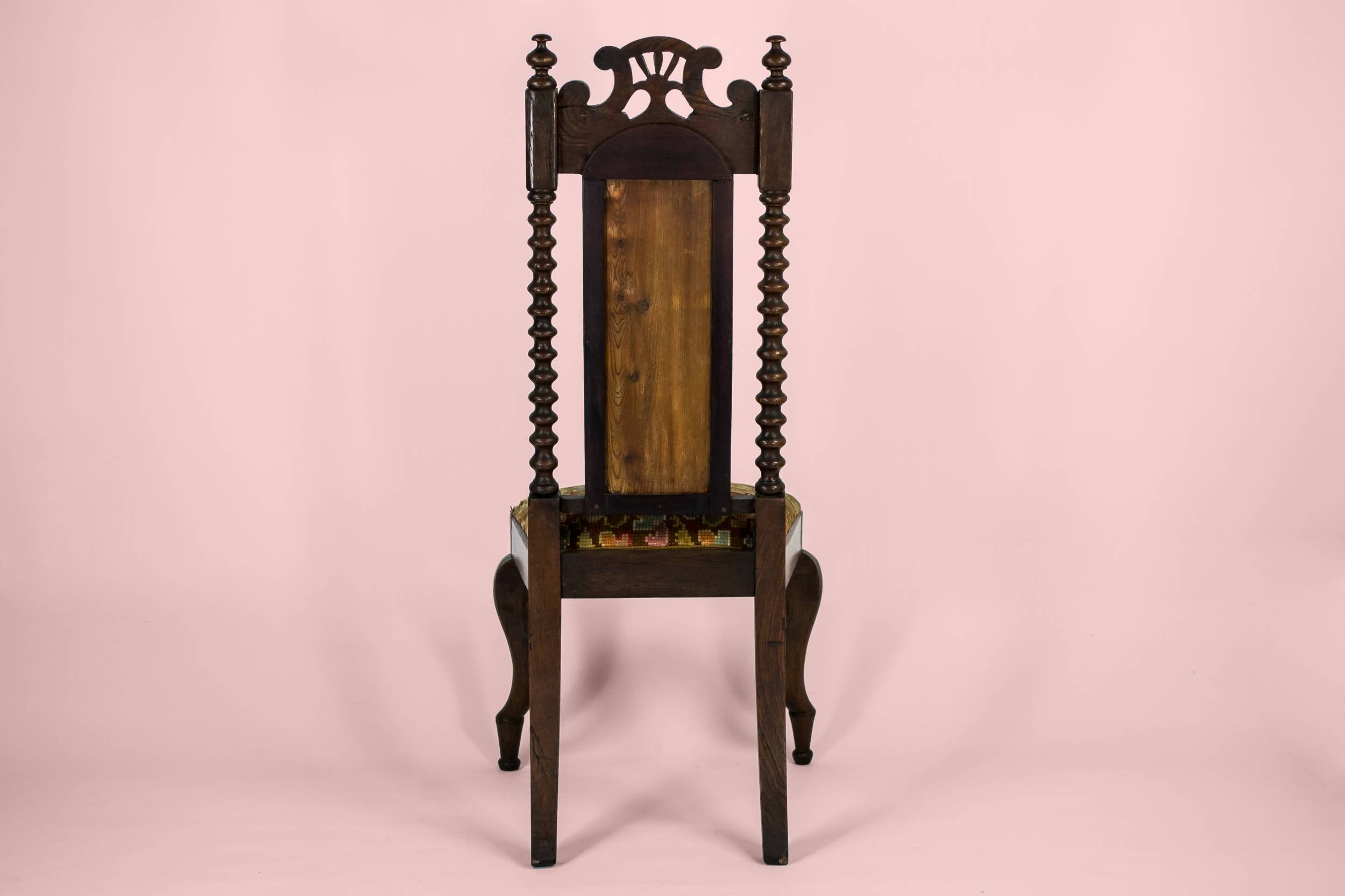 Oak Beautiful Geometric — Embroidered low chair 3