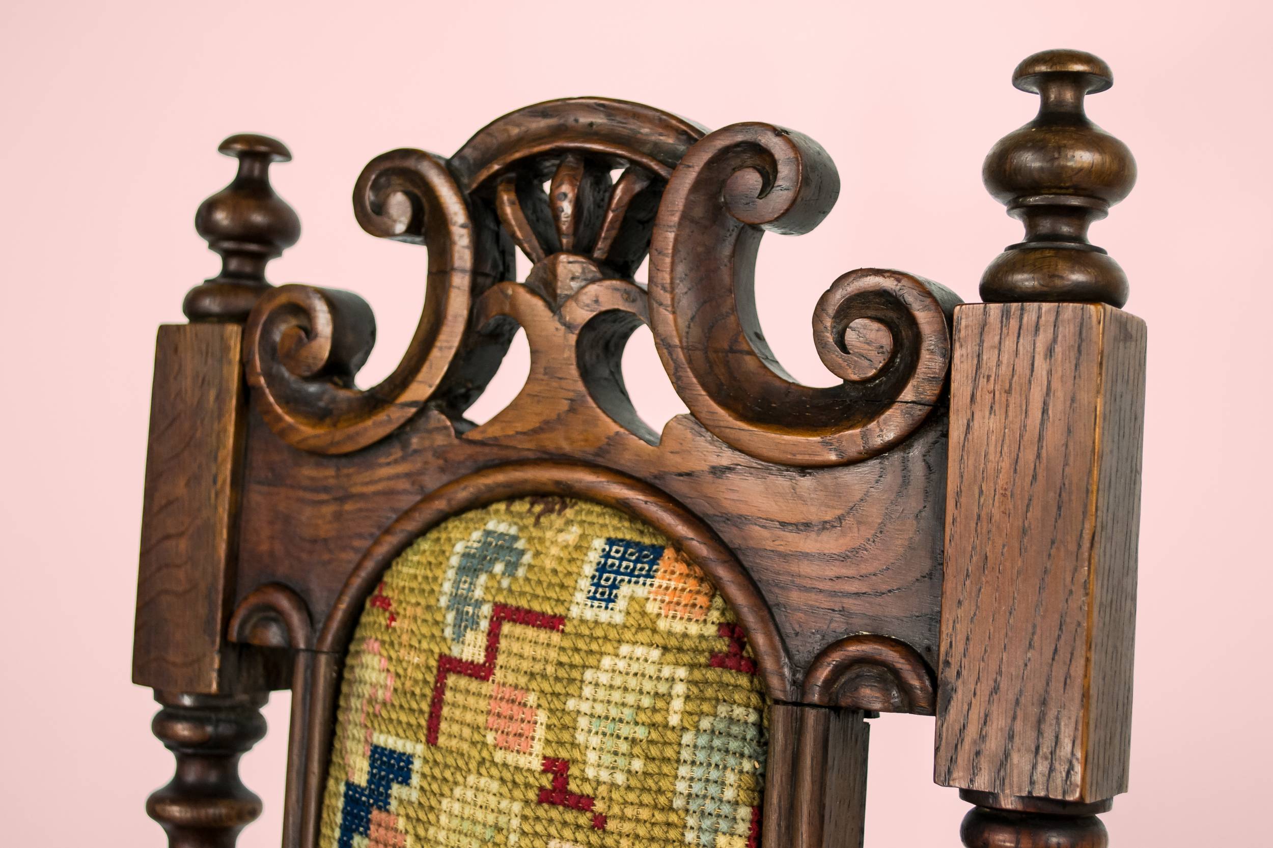 Oak Beautiful Geometric — Embroidered low chair 2