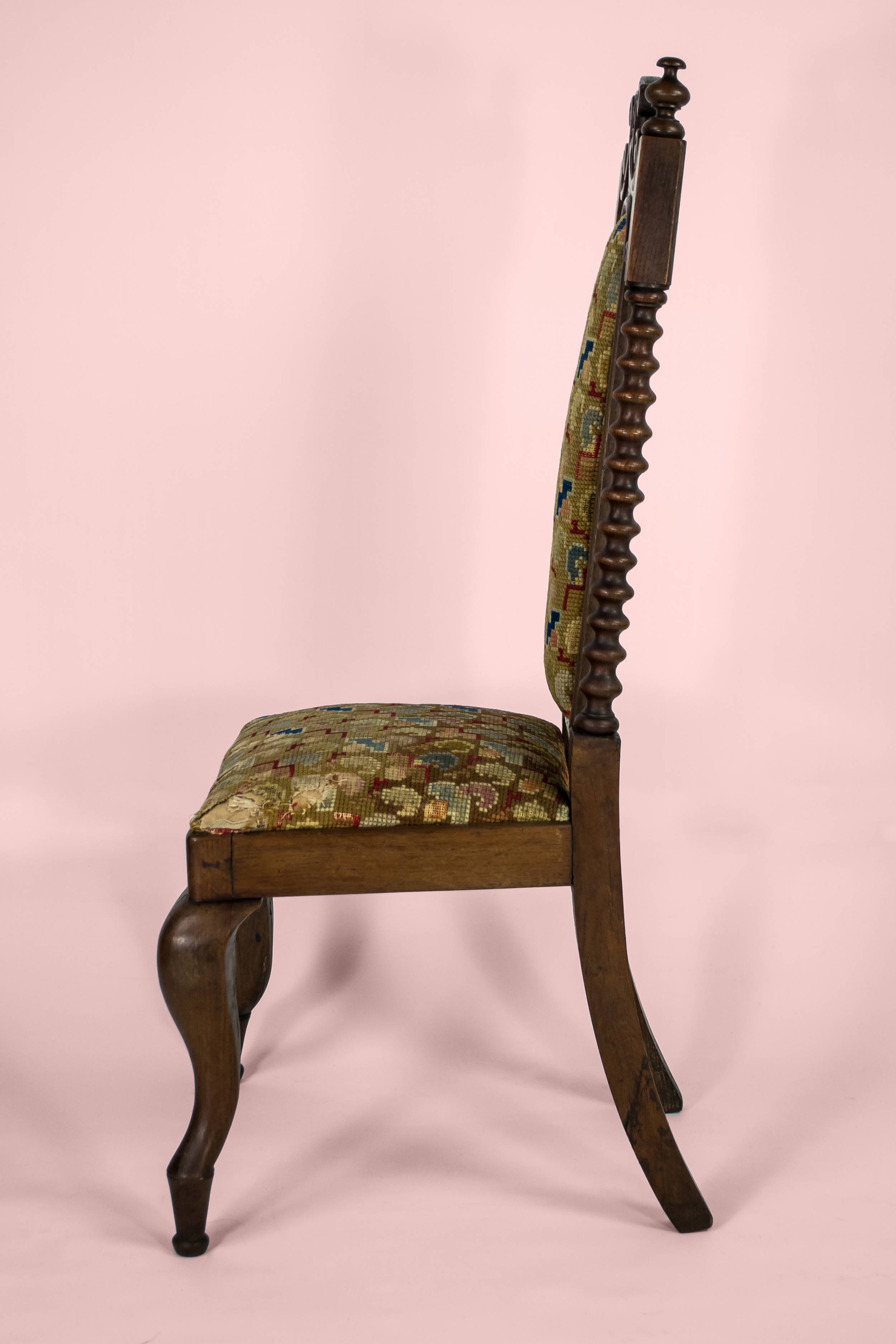 Oak Beautiful Geometric — Embroidered low chair 4