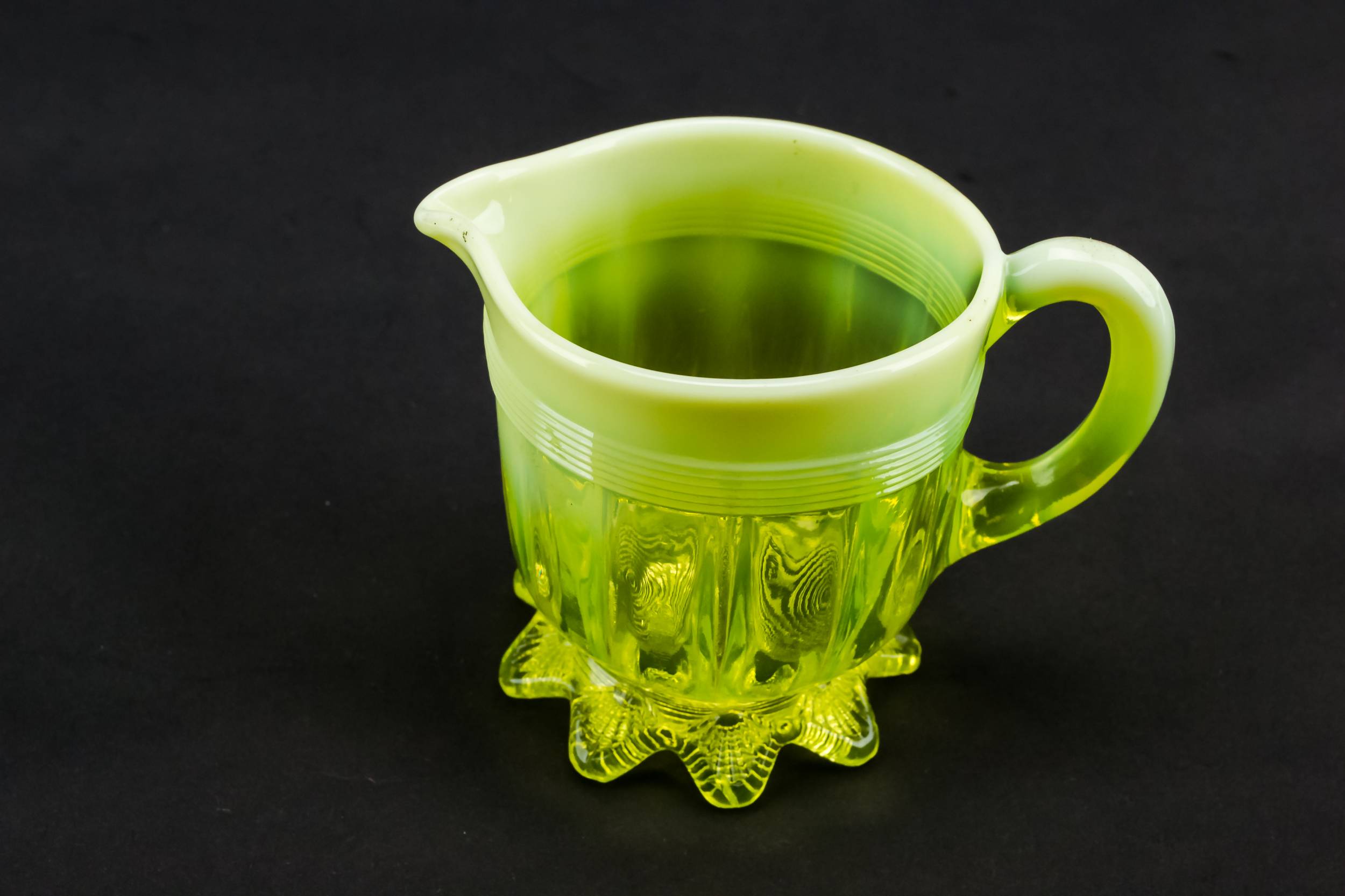 Antique Glass Davidson — Small glass creamer 3