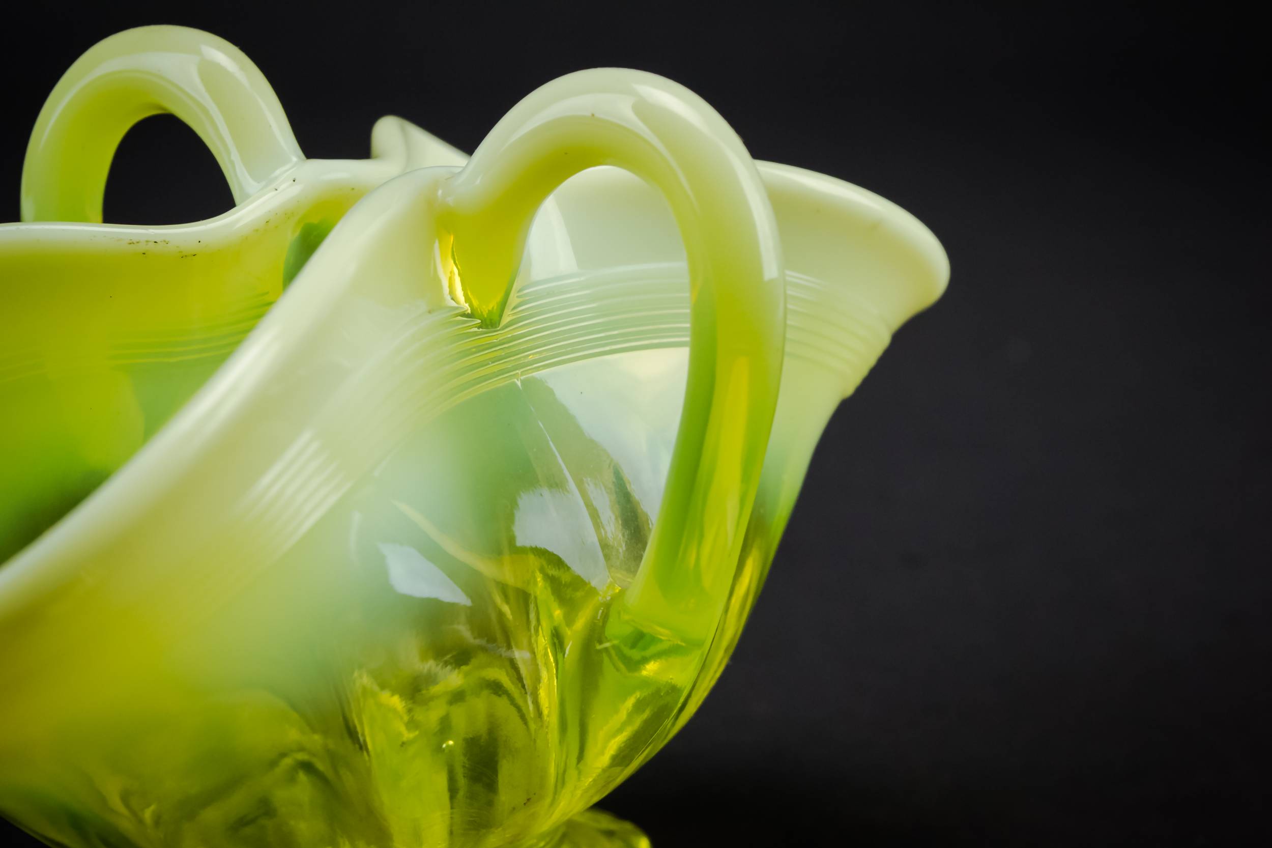 Small Charming Davidson — Small decorative glass vase 3