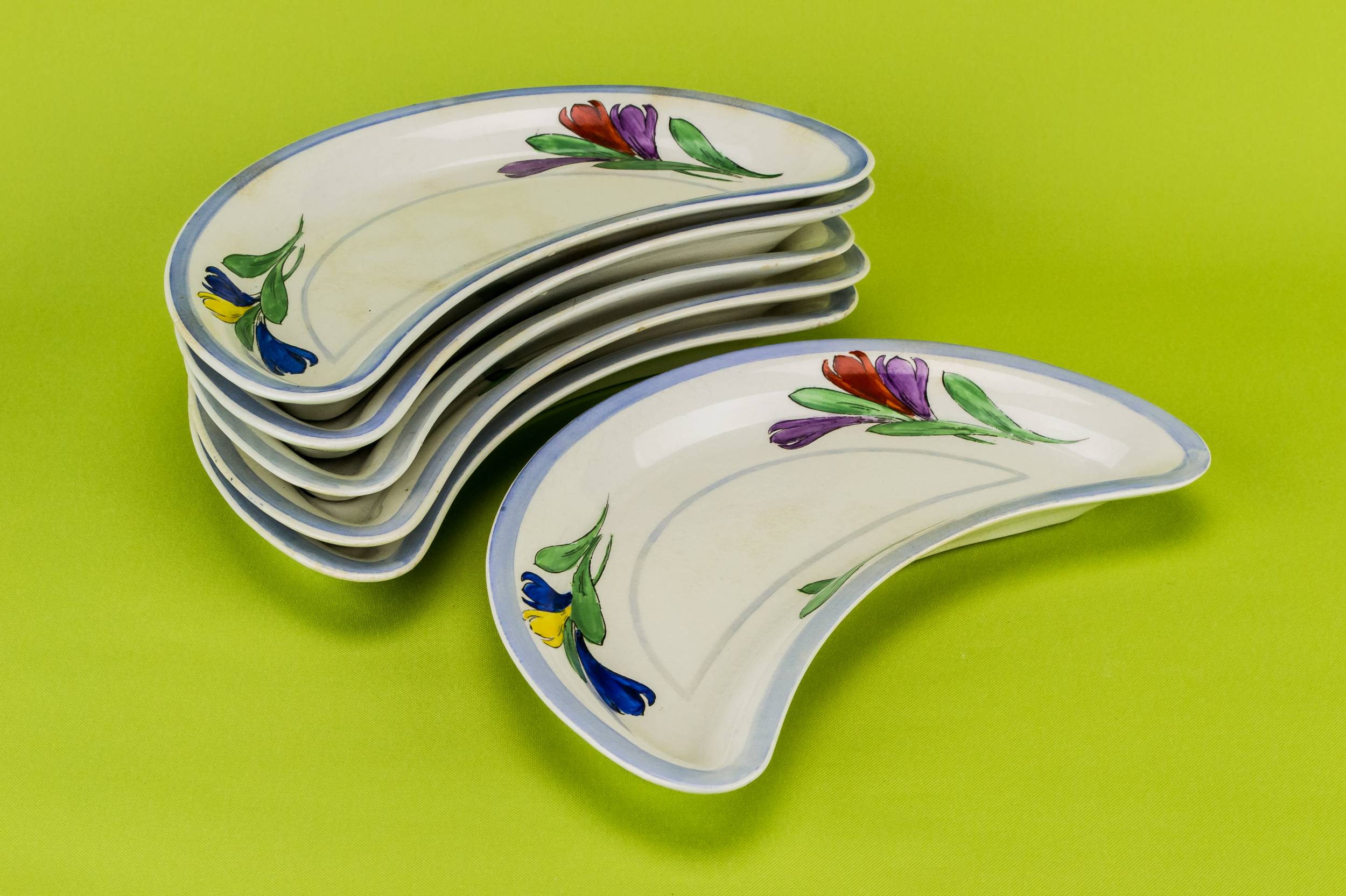 Beautiful Ceramic Floral — 6 crescent side dishes 1