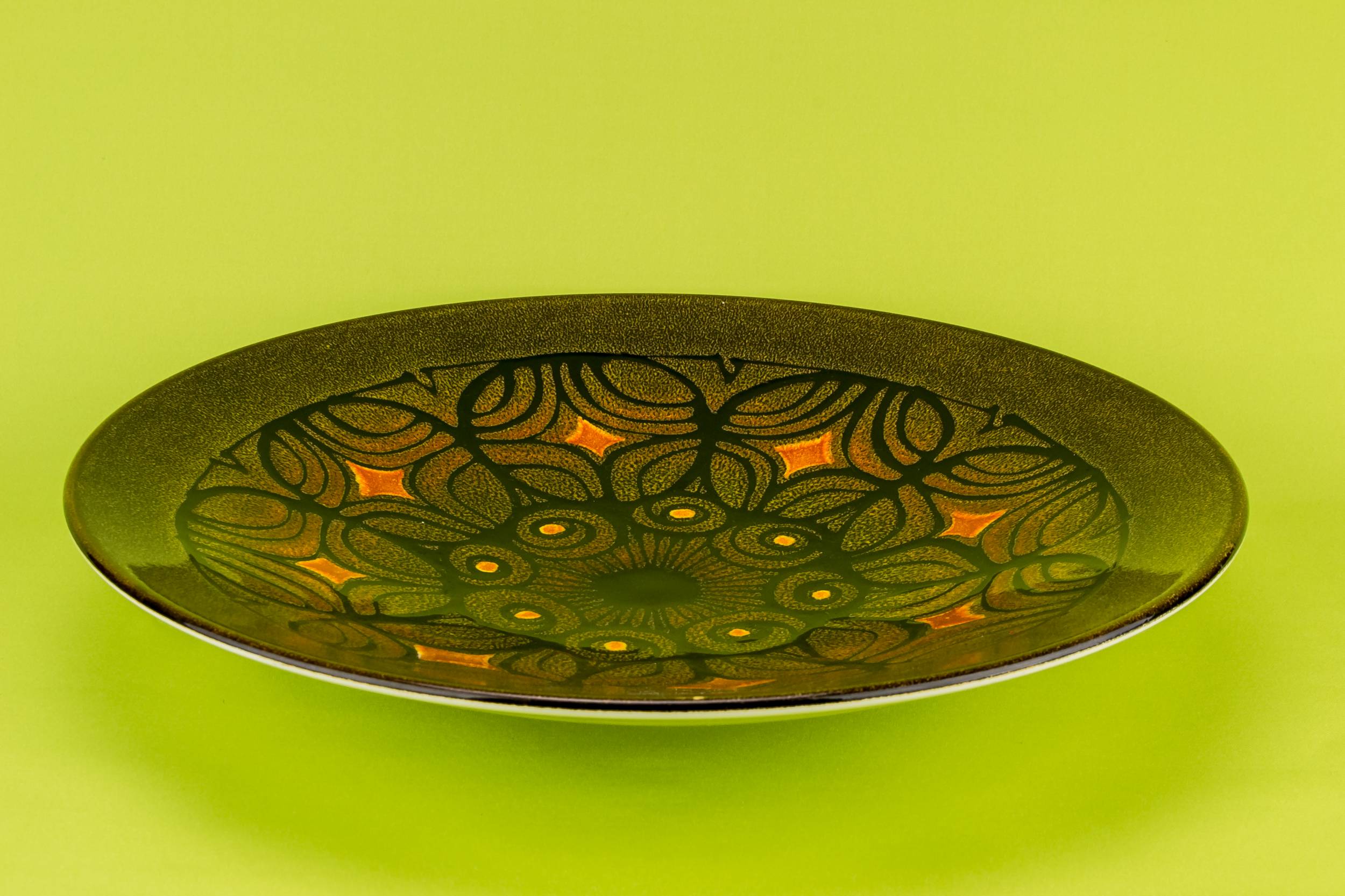 Ceramic Brown BOWL — Massive Poole fruit bowl 1