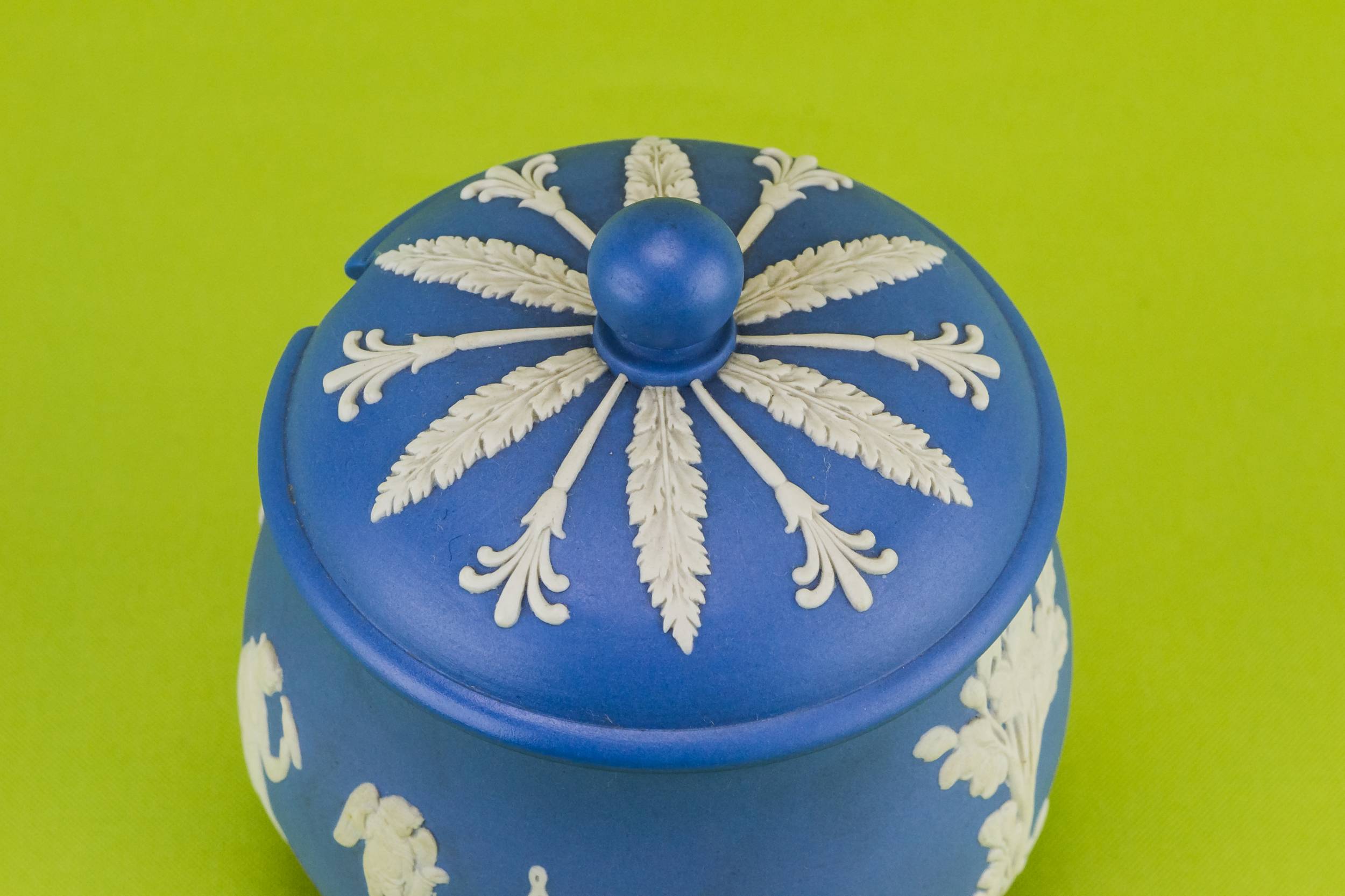 Wedgwood Jasperware Condiment — Jasperware condiment pot 3