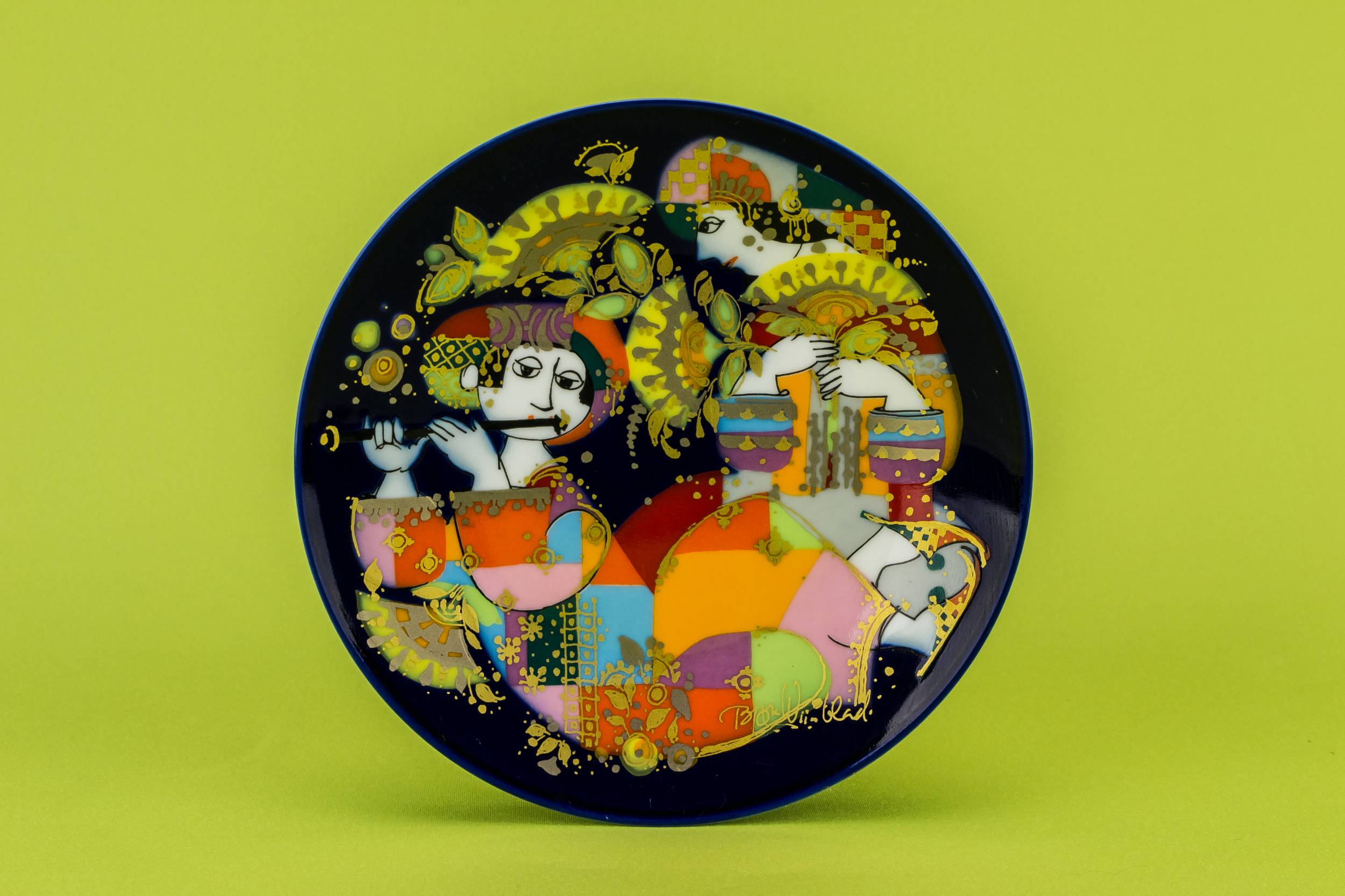 Vintage Elegant Figures — Decorative wall plate