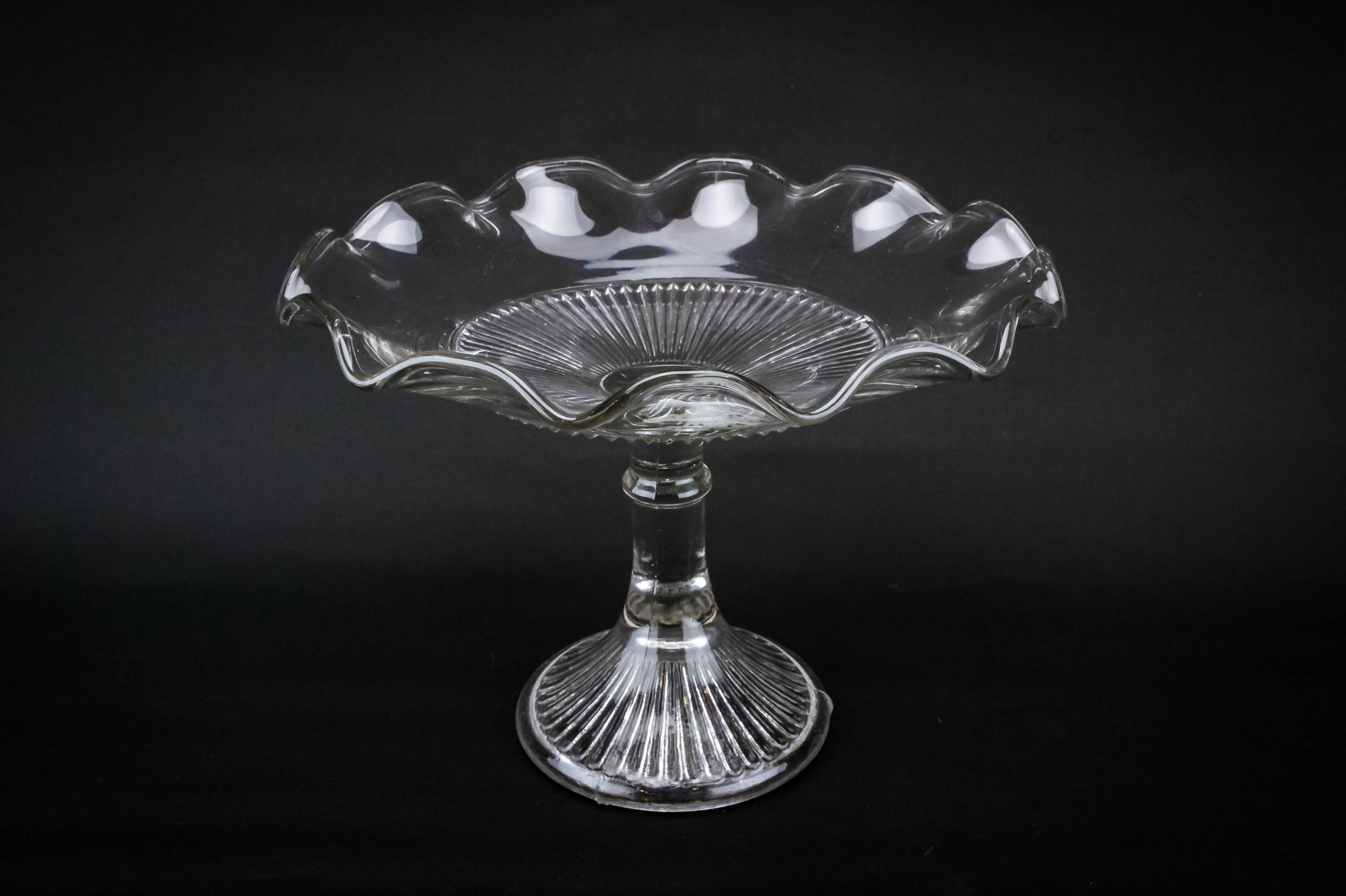Vintage Traditional BOWL — Glass fruit serving bowl