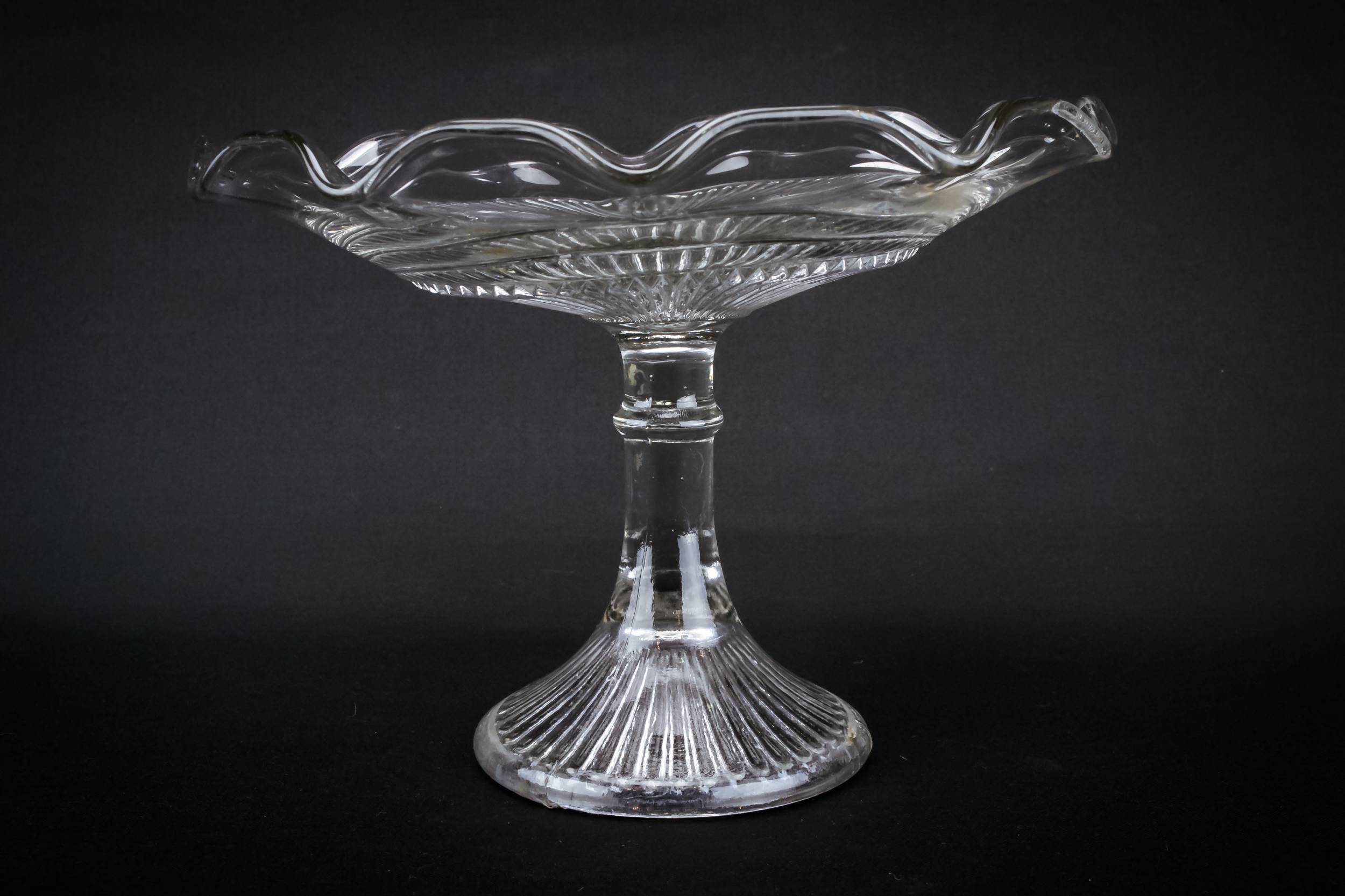 Vintage Traditional BOWL — Glass fruit serving bowl 1