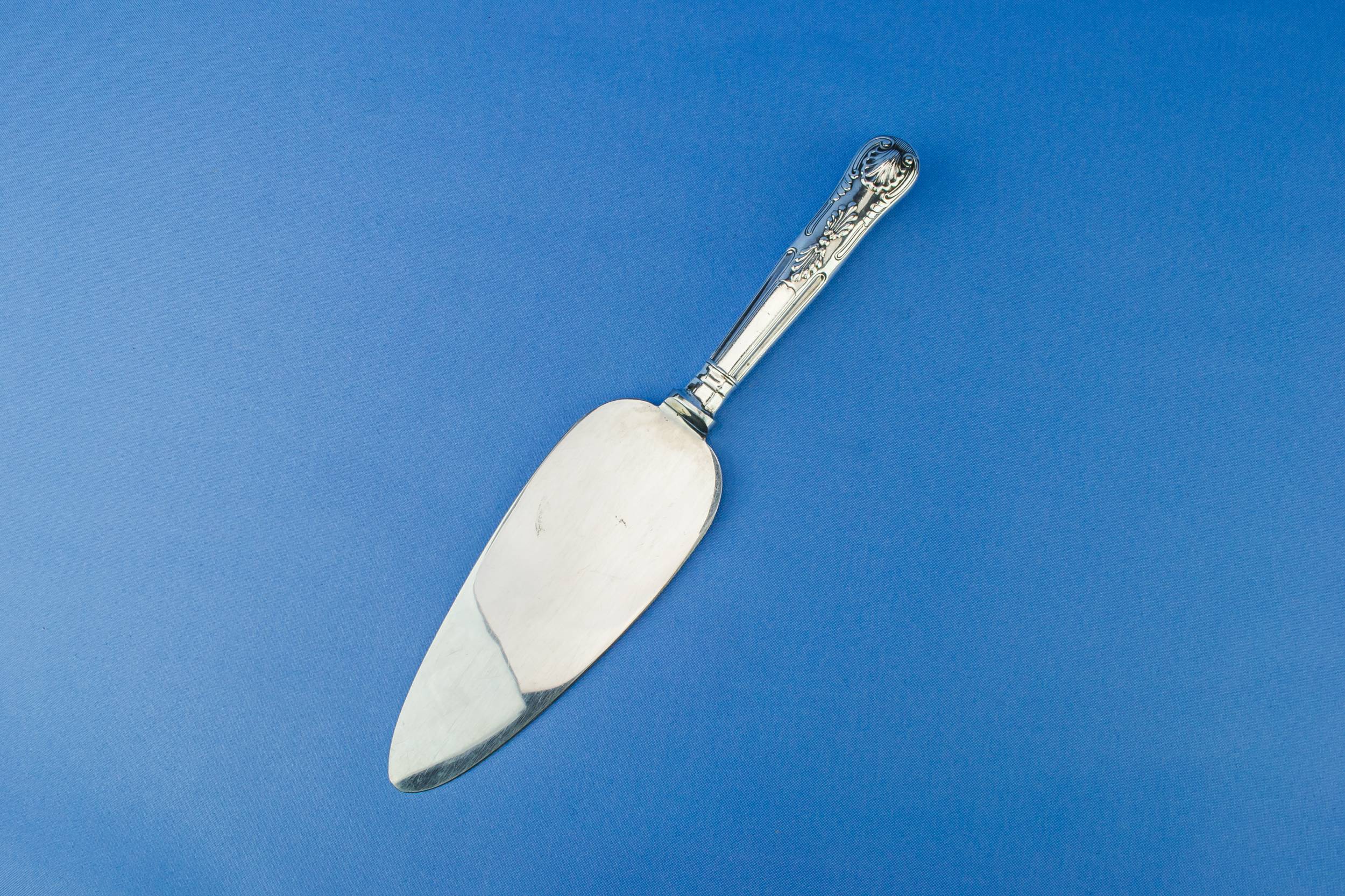 Medium Vintage Neo-classical — Cake serving knife