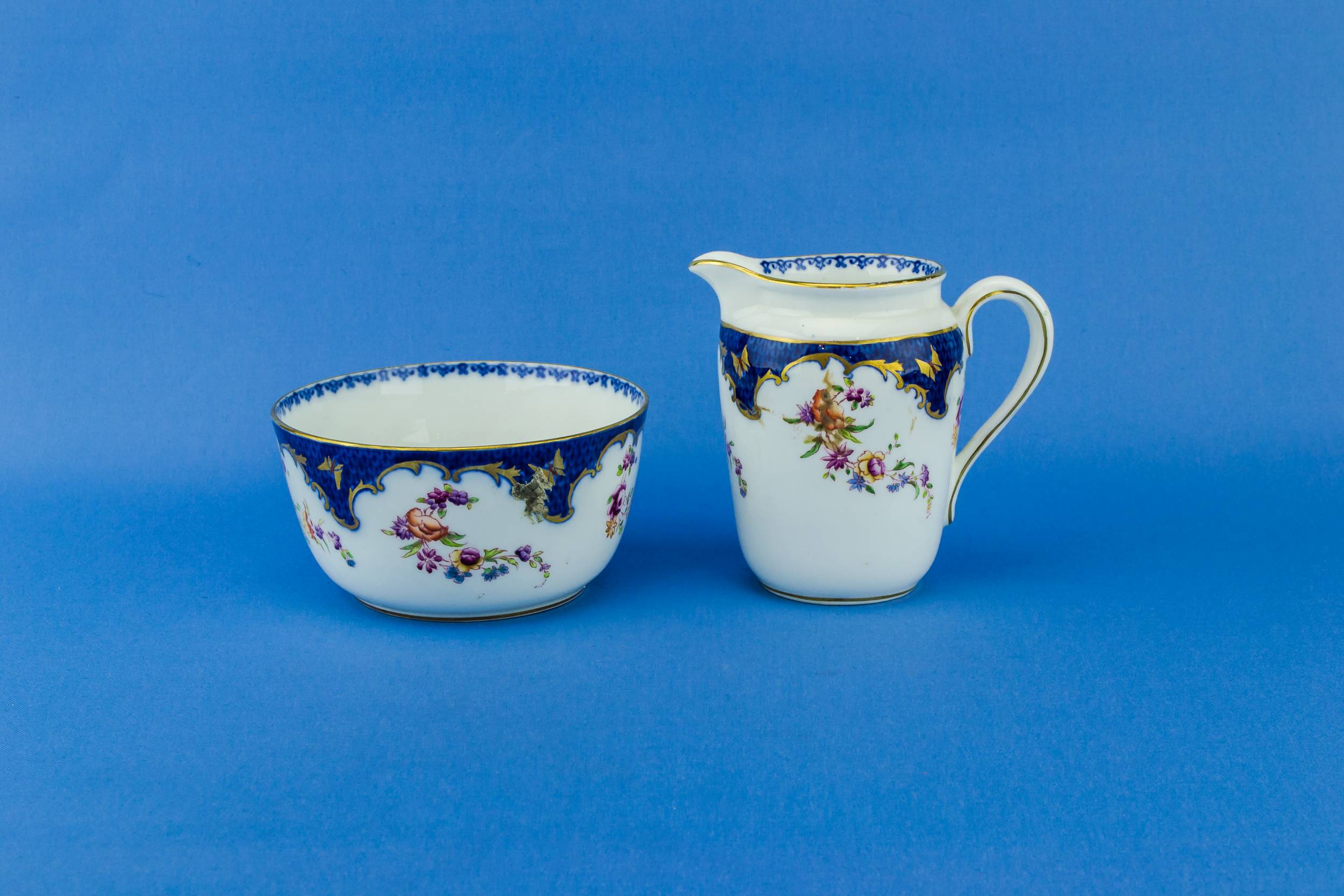Porcelain Vintage Floral — Sugar bowl and creamer set