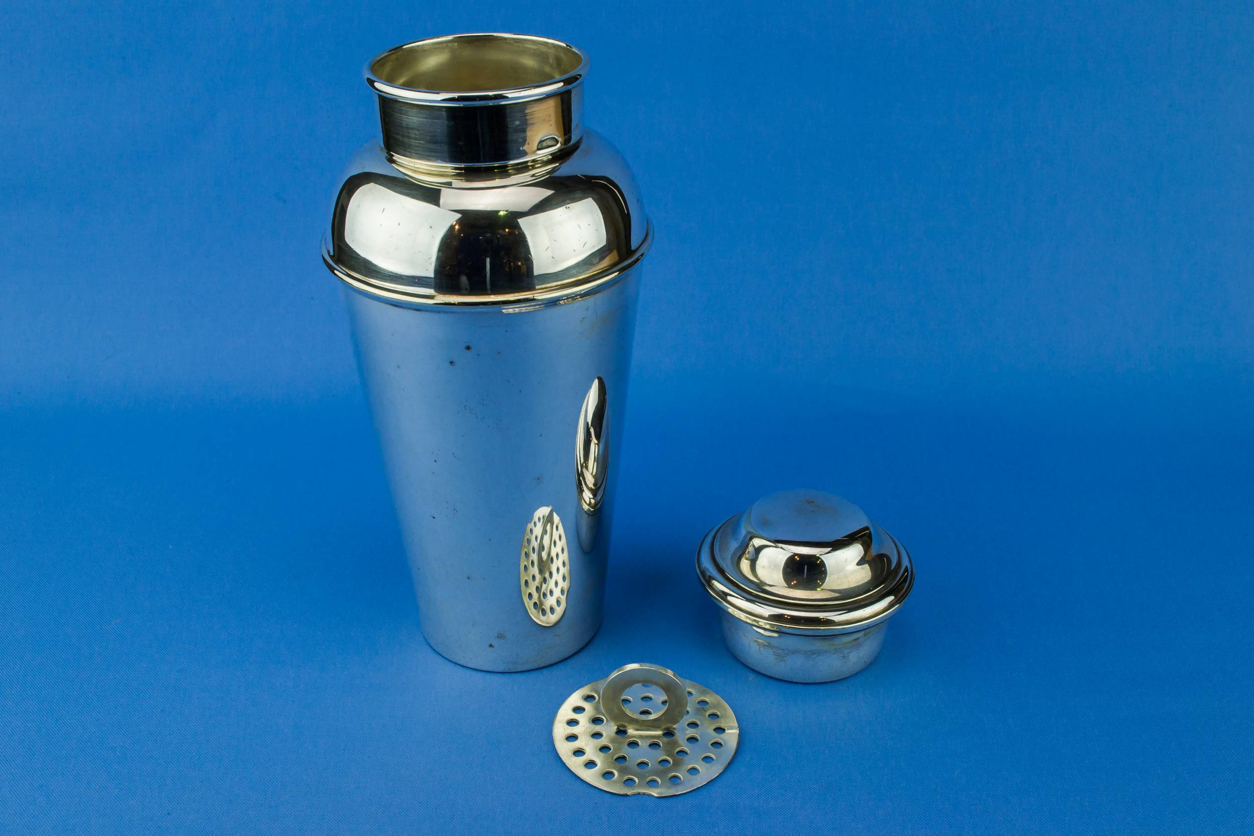 Art Deco Cocktail — Art Deco cocktail shaker 1