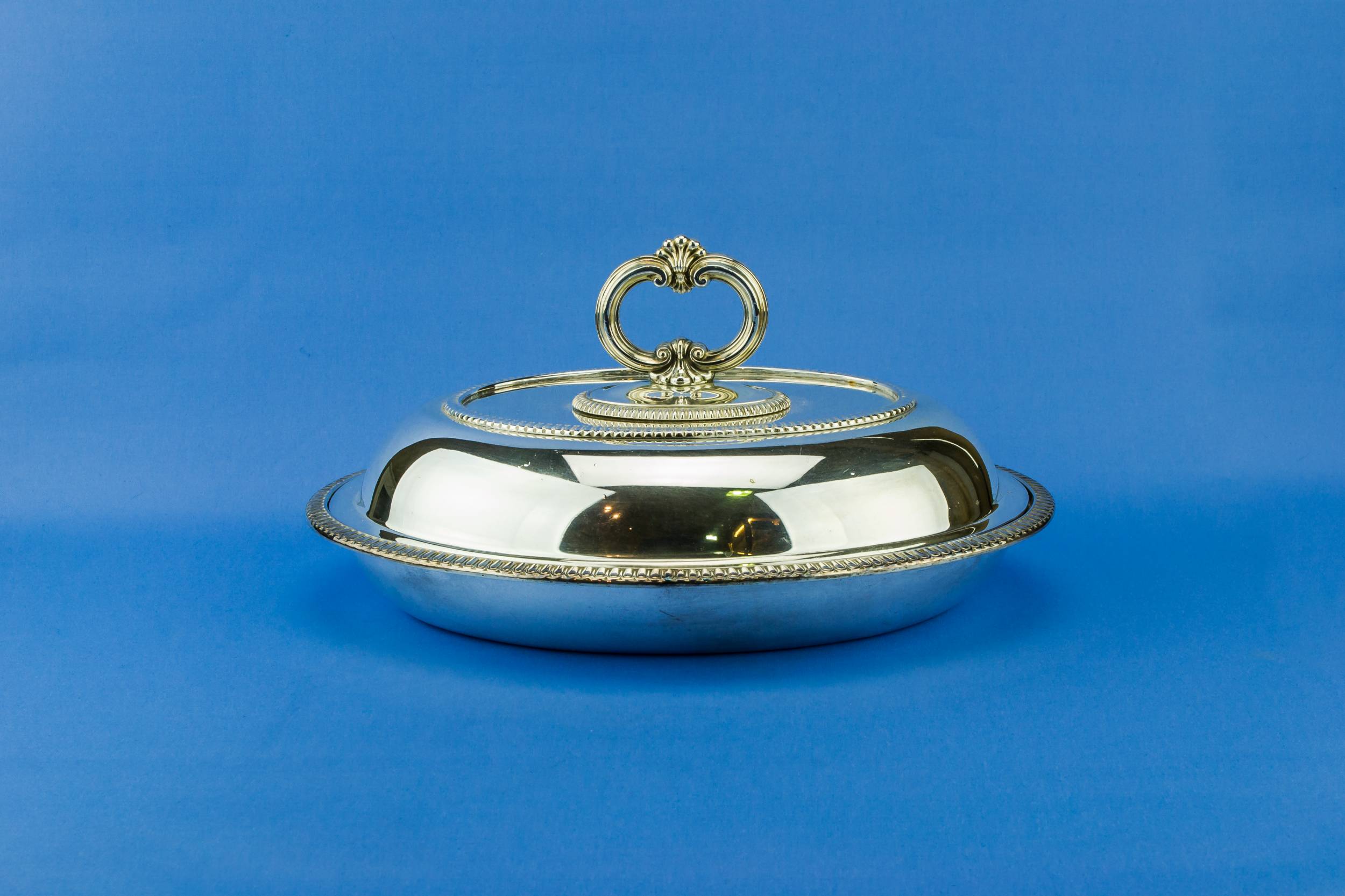 Silver Vintage Gadrooned — Silver plated serving dish