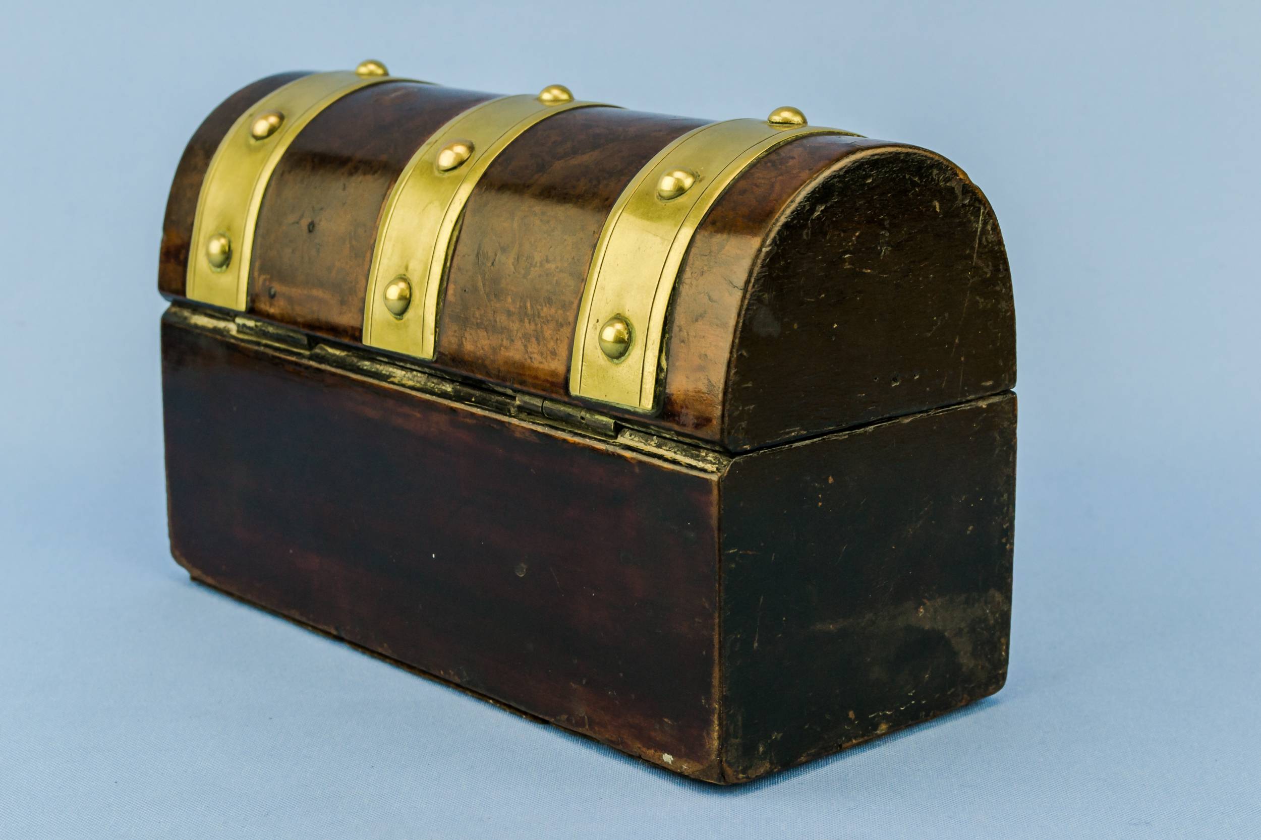 Arts Crafts Antique — Small walnut jewellery box 5