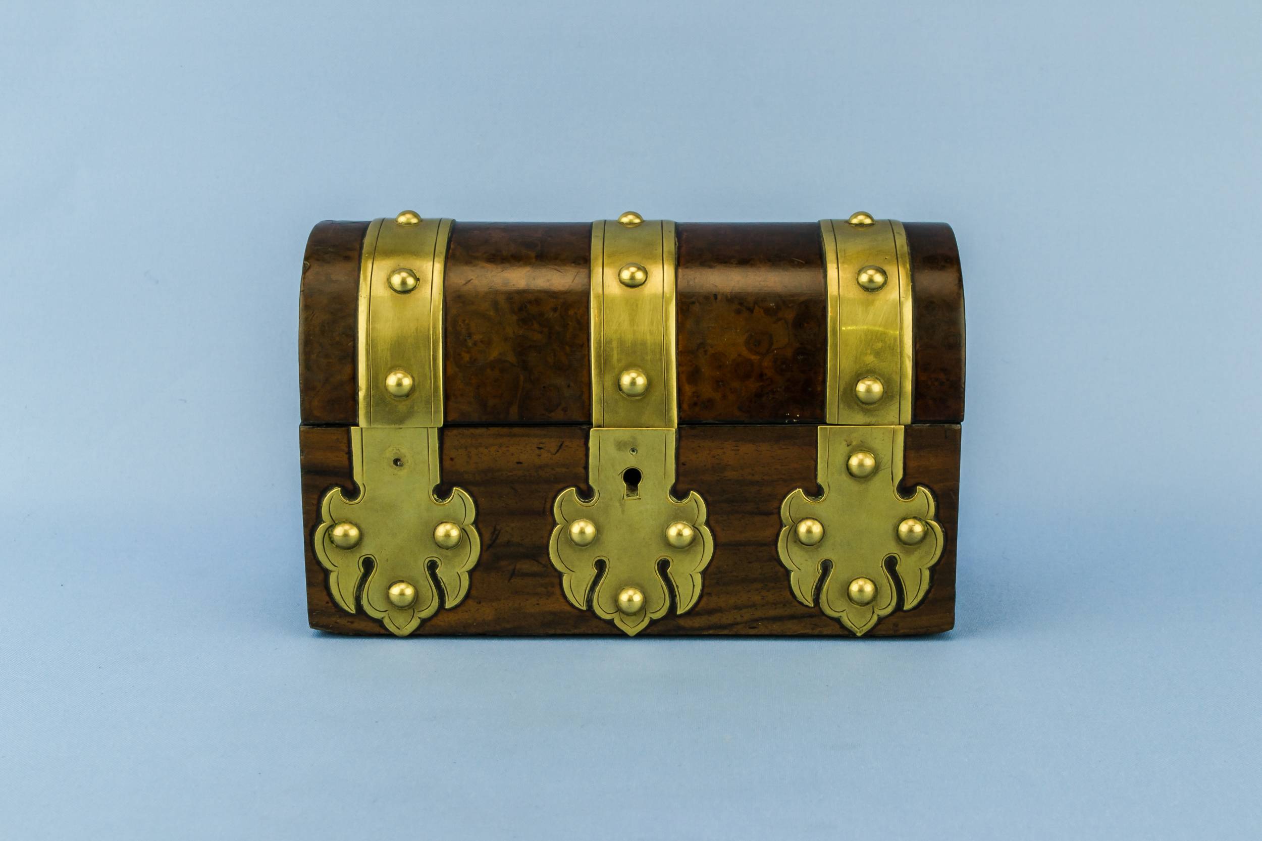 Arts Crafts Antique — Small walnut jewellery box