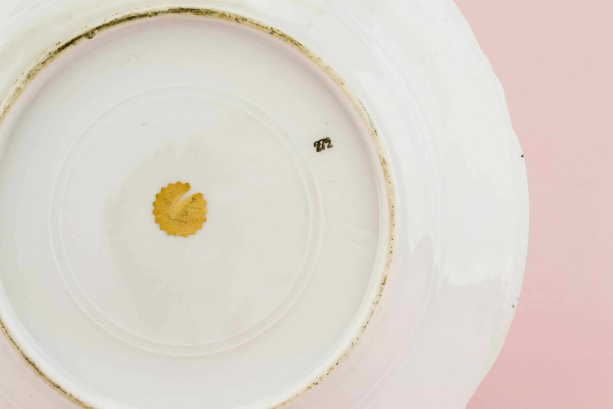 Antique Victorian Figures — Small serving plate 1