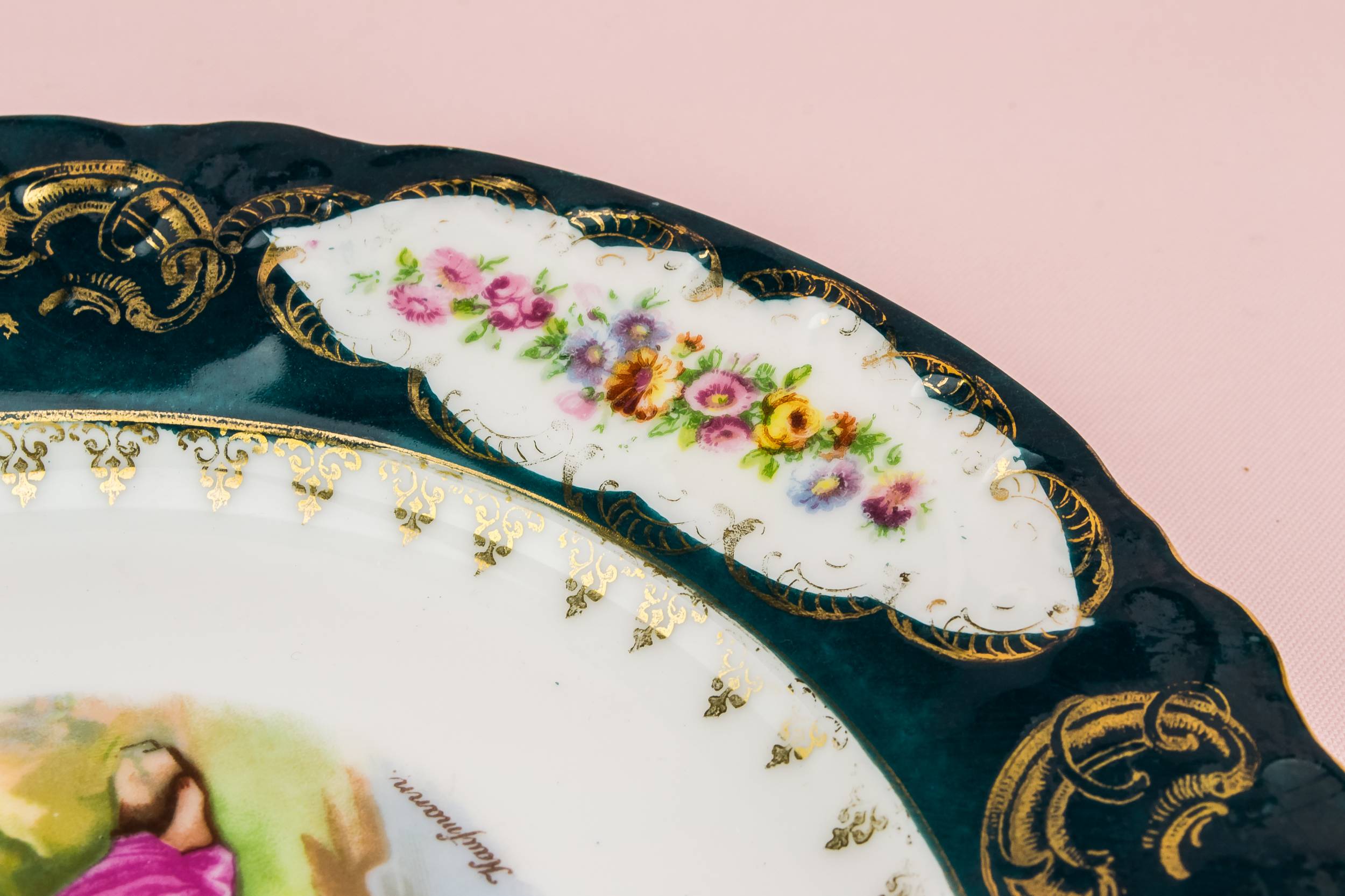 Antique Victorian Figures — Small serving plate 2