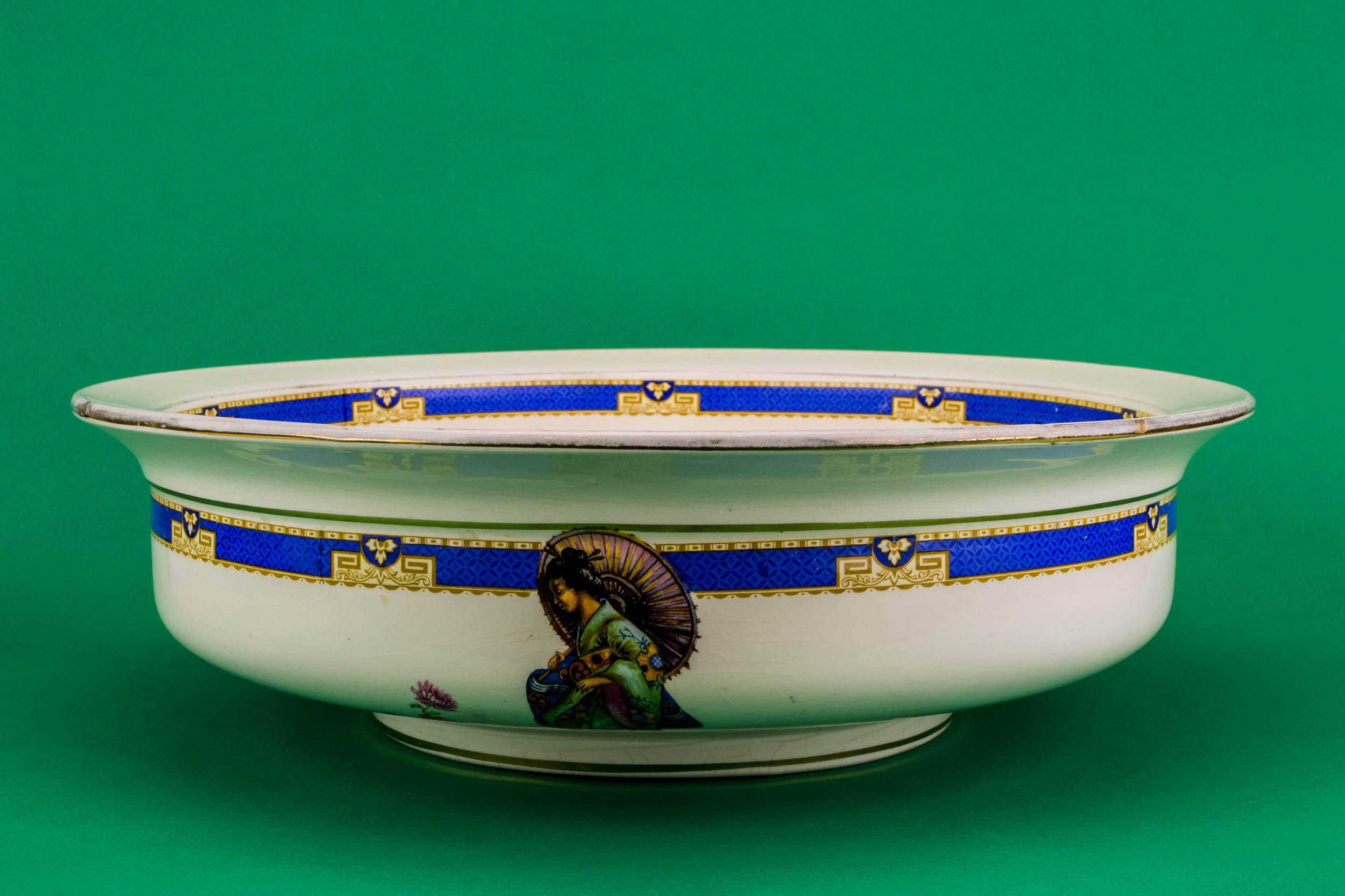Spectacular Vintage BOWLS — Water jug and basin 3