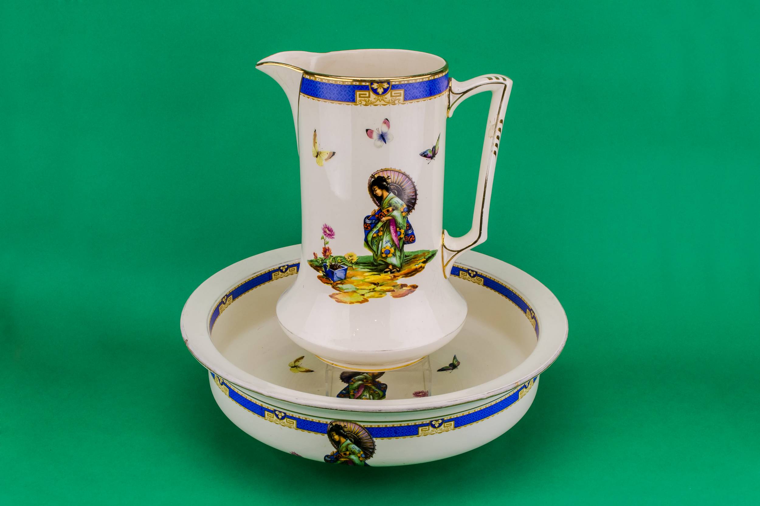 Spectacular Vintage BOWLS — Water jug and basin