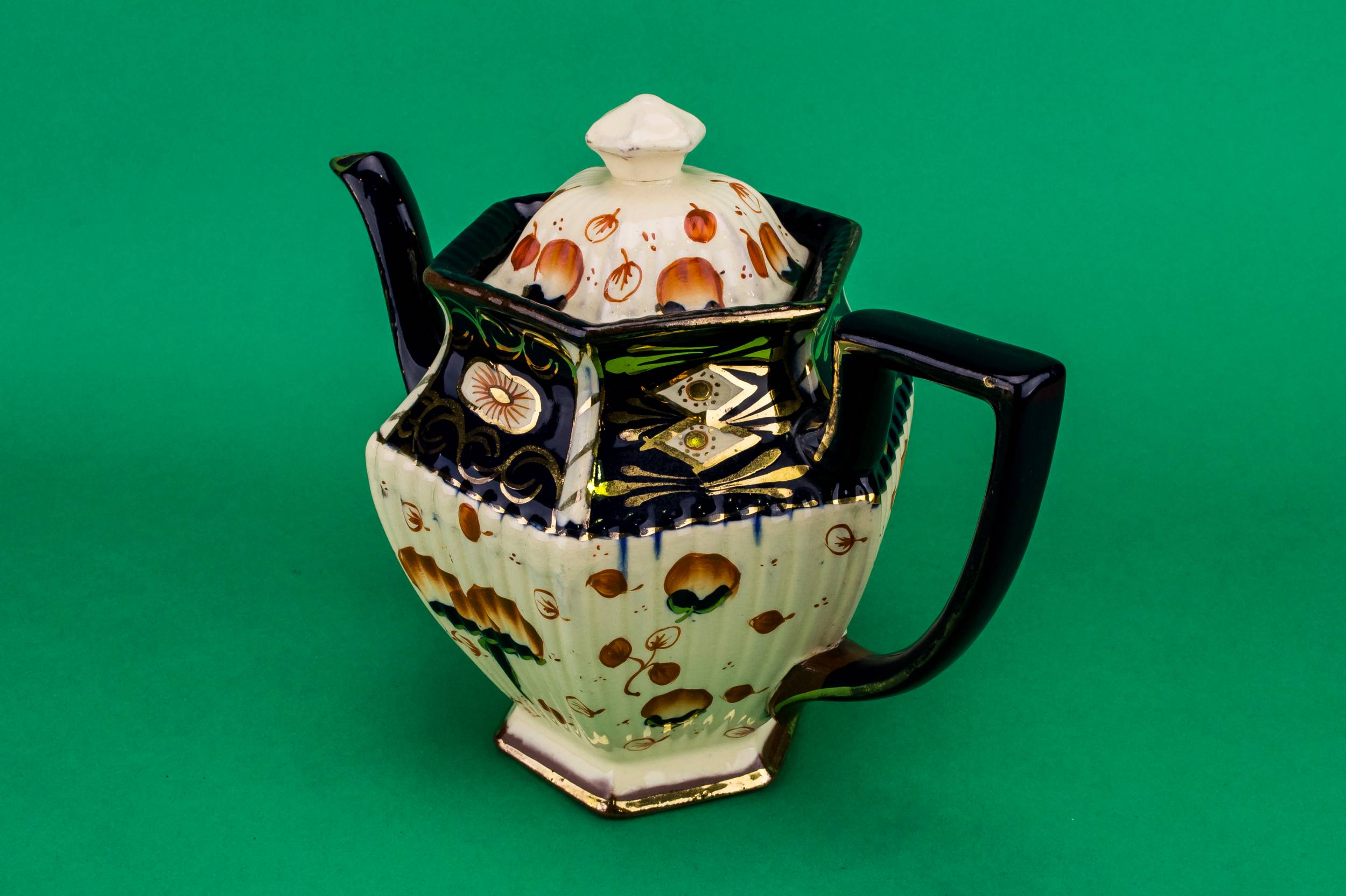 Bold Vintage Ceramic — Large Gaudy Welsh teapot 2