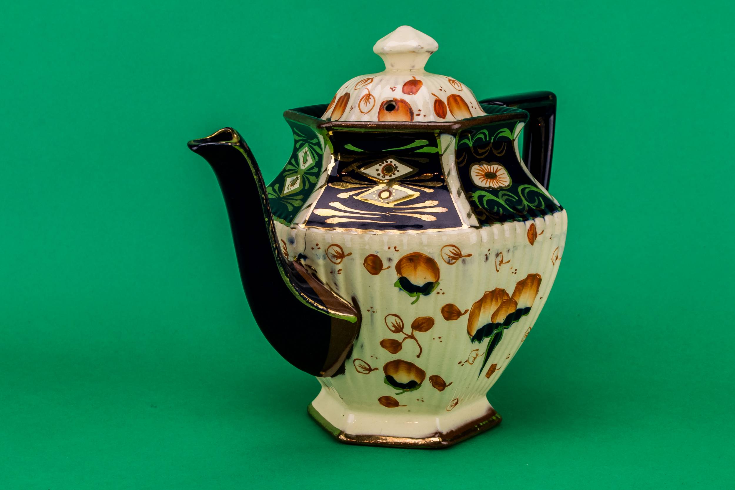 Bold Vintage Ceramic — Large Gaudy Welsh teapot 3