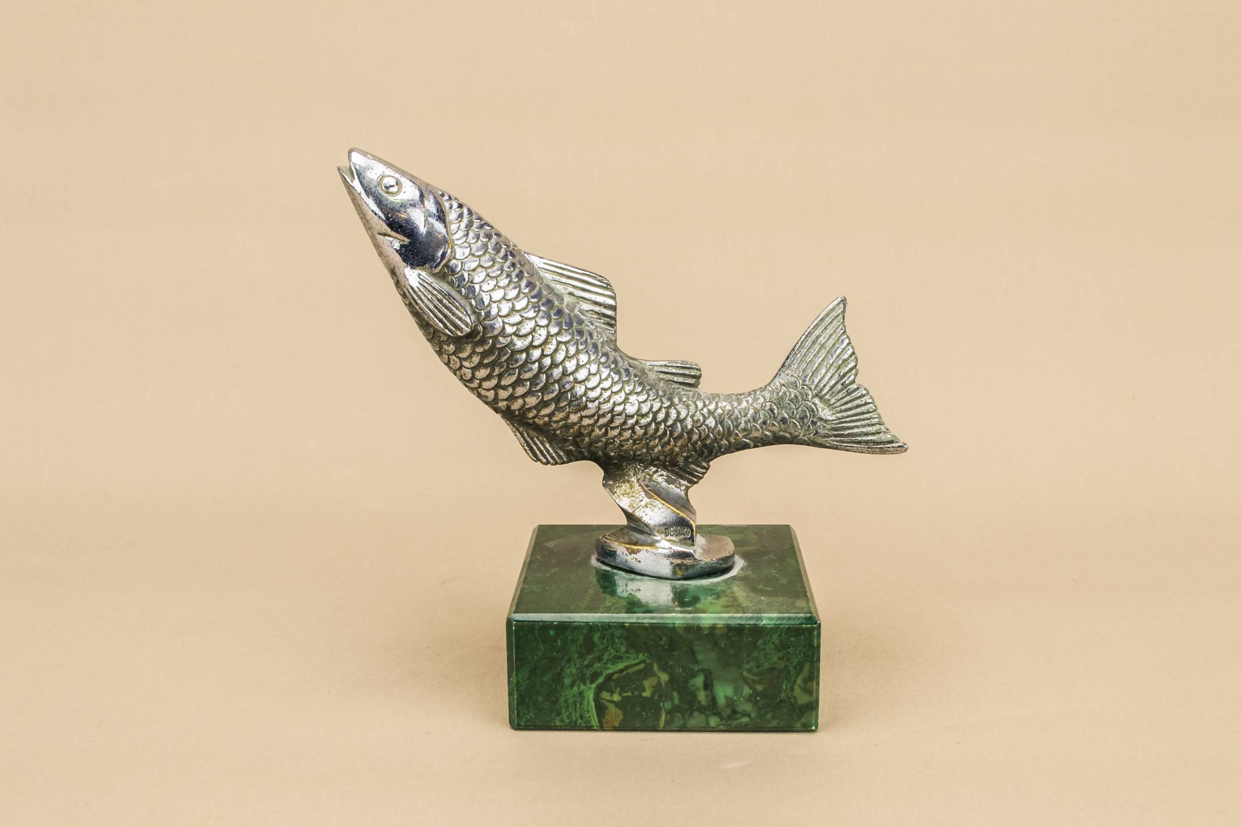 Art Deco Metal — Leaping salmon car maskot