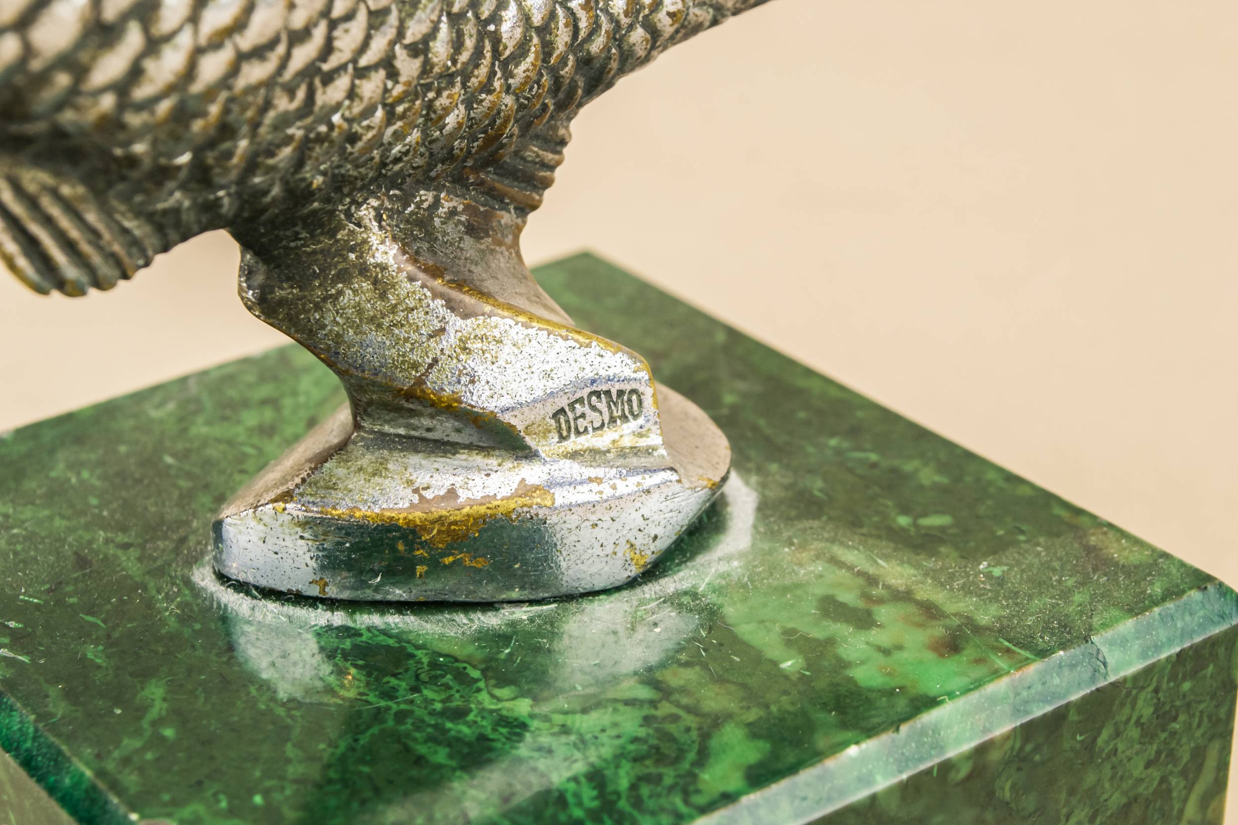 Art Deco Metal — Leaping salmon car maskot 3