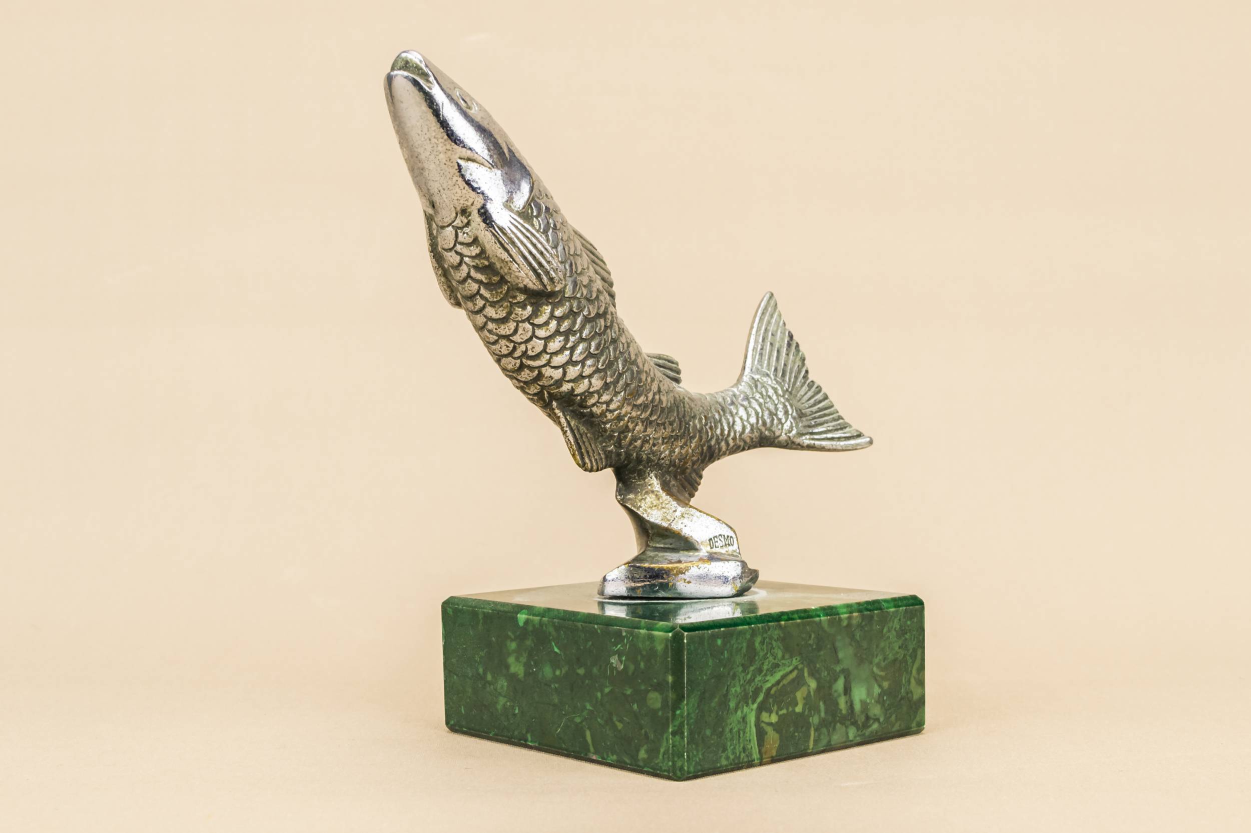 Art Deco Metal — Leaping salmon car maskot 2