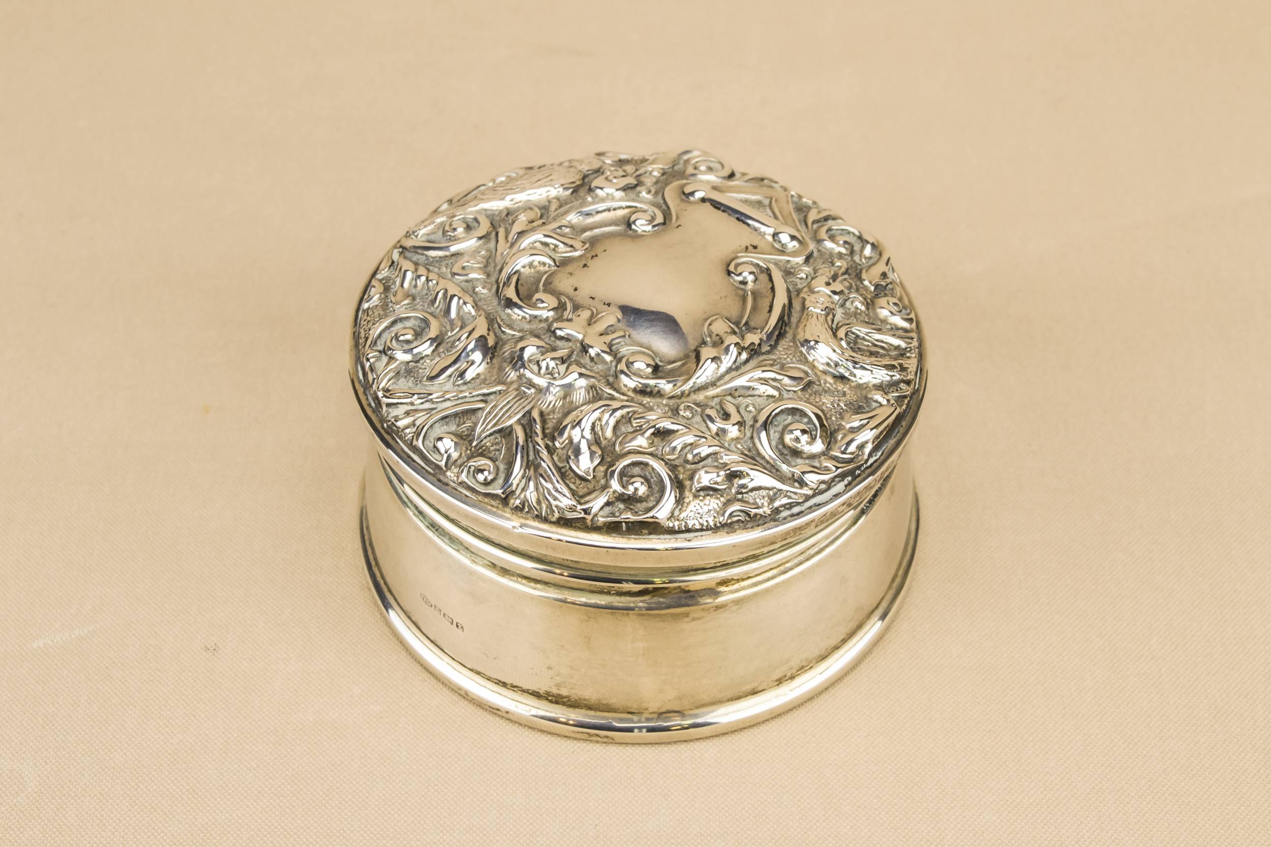 Sterling Silver Retro — Sterling silver box