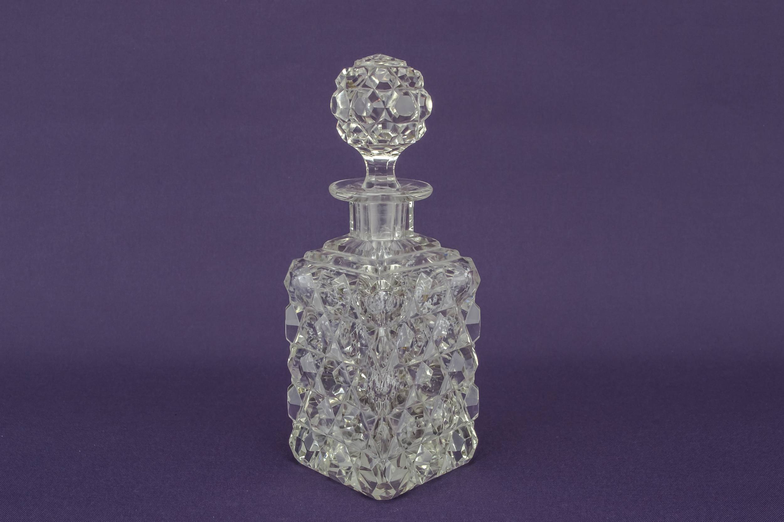 Traditional Vintage Diamond — Glass oil condiment bottle