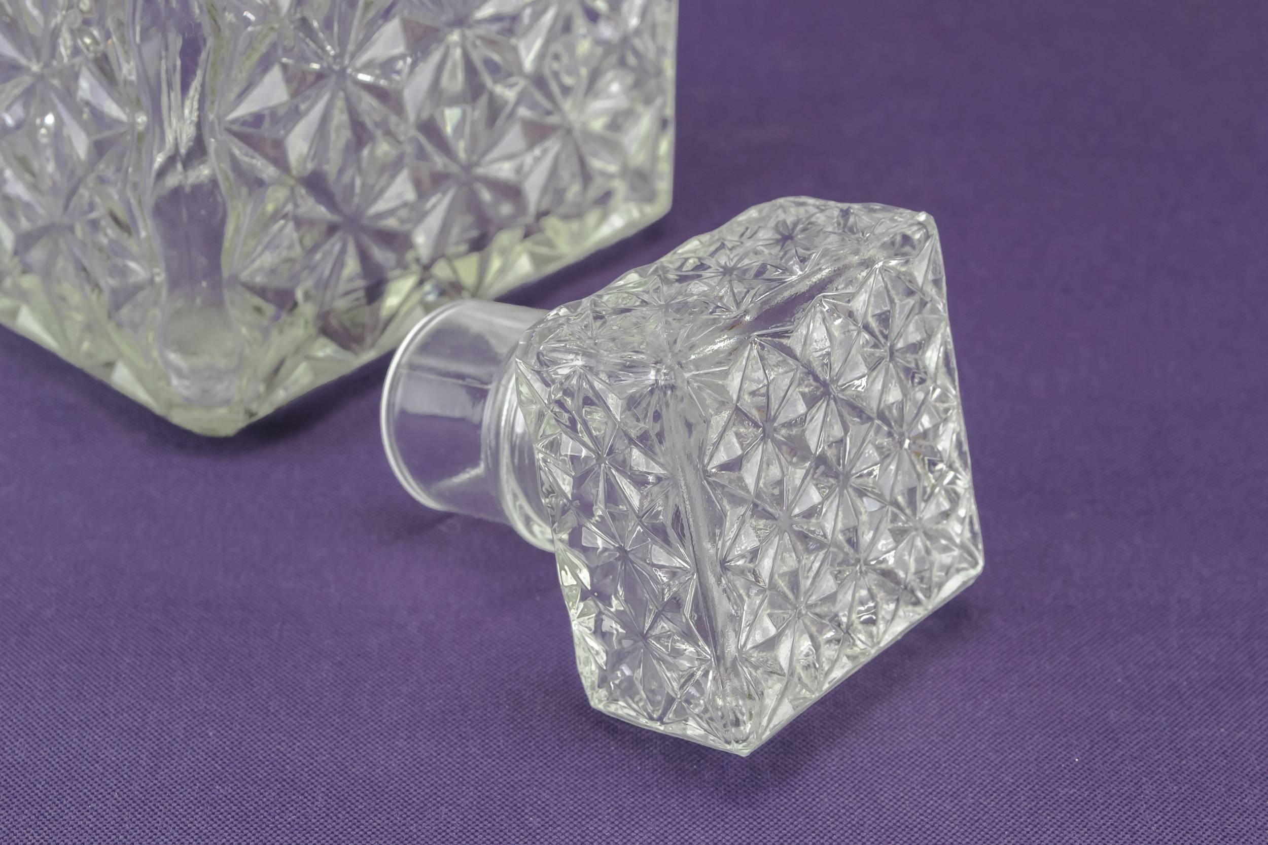 Moulded Retro Dessert — 3 square glass decanters set 4