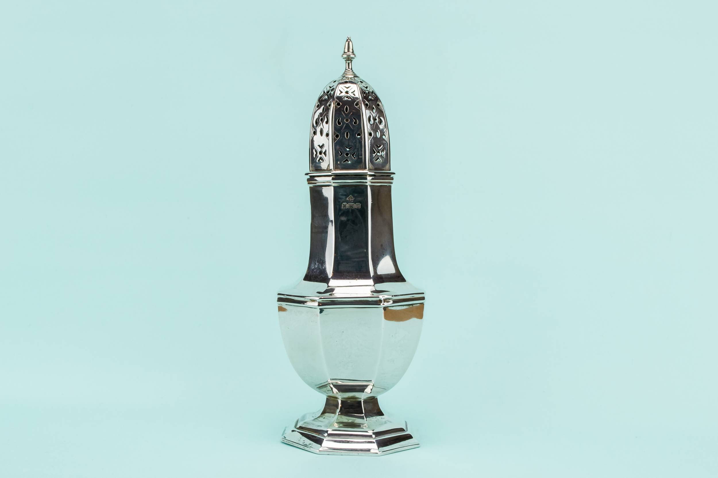 Antique Elegant Minimalist — Sterling silver sugar caster