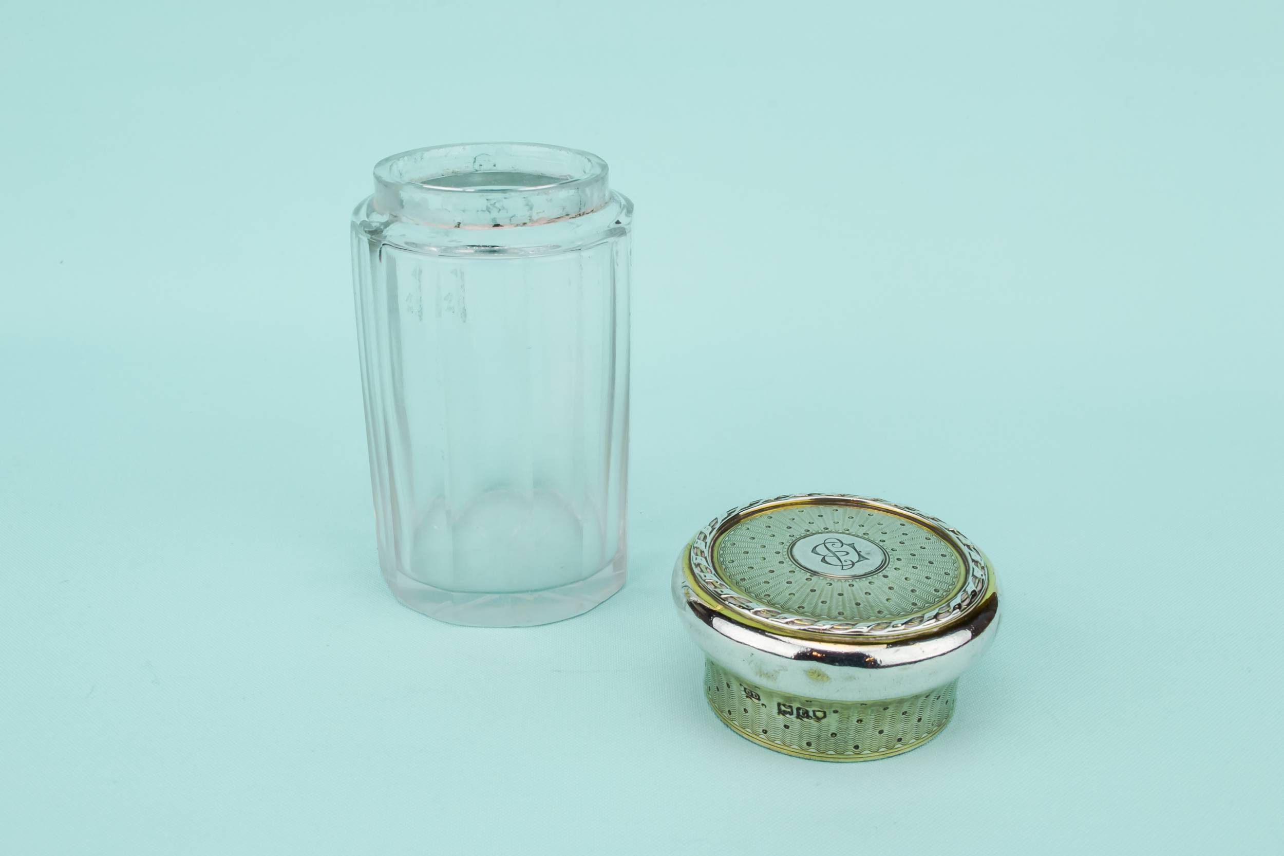 Antique Edwardian Sterling — Silver dressing table bottle 4