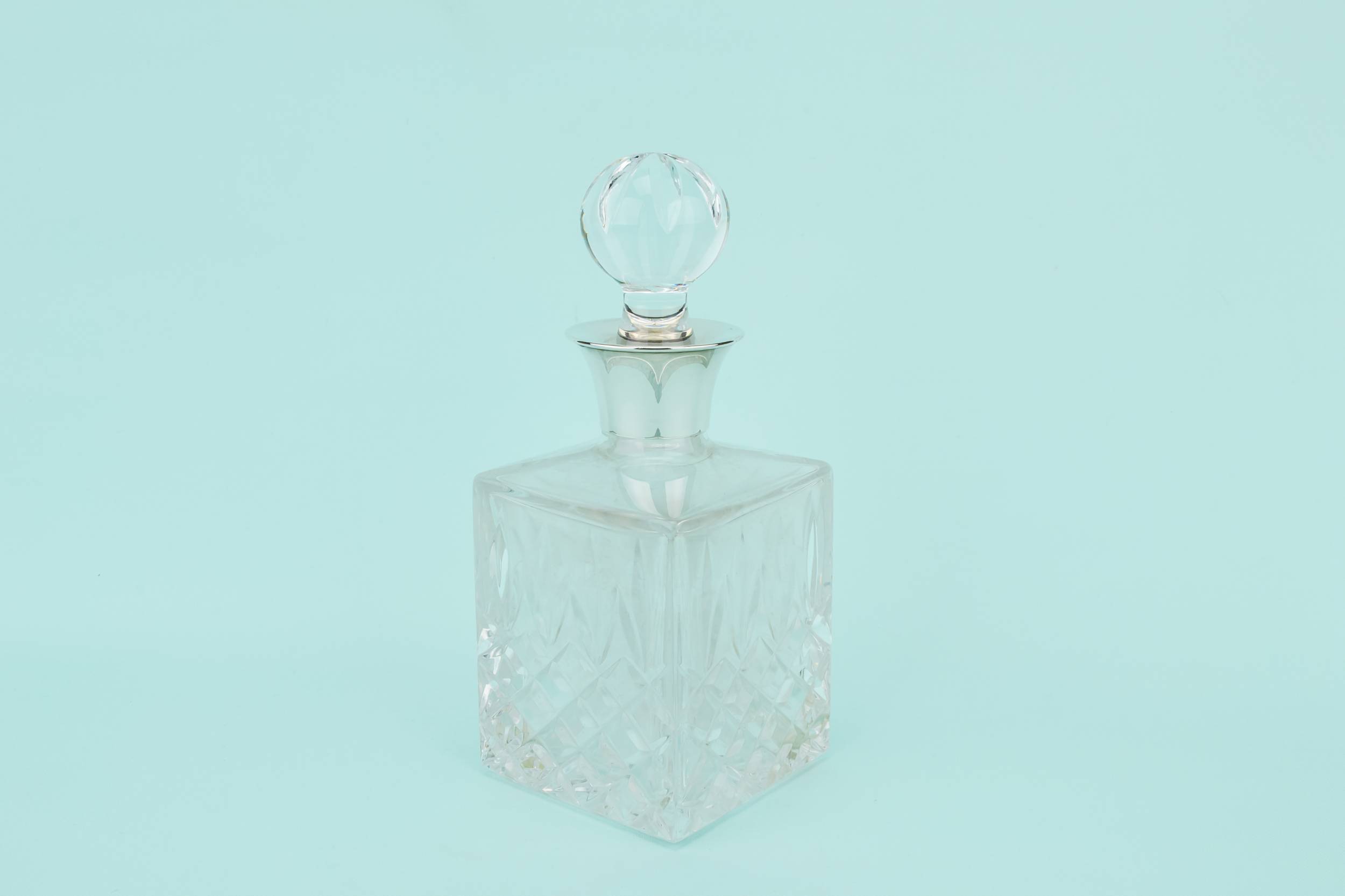 Elegant Glass S.J. — Oil or vinegar condiment
