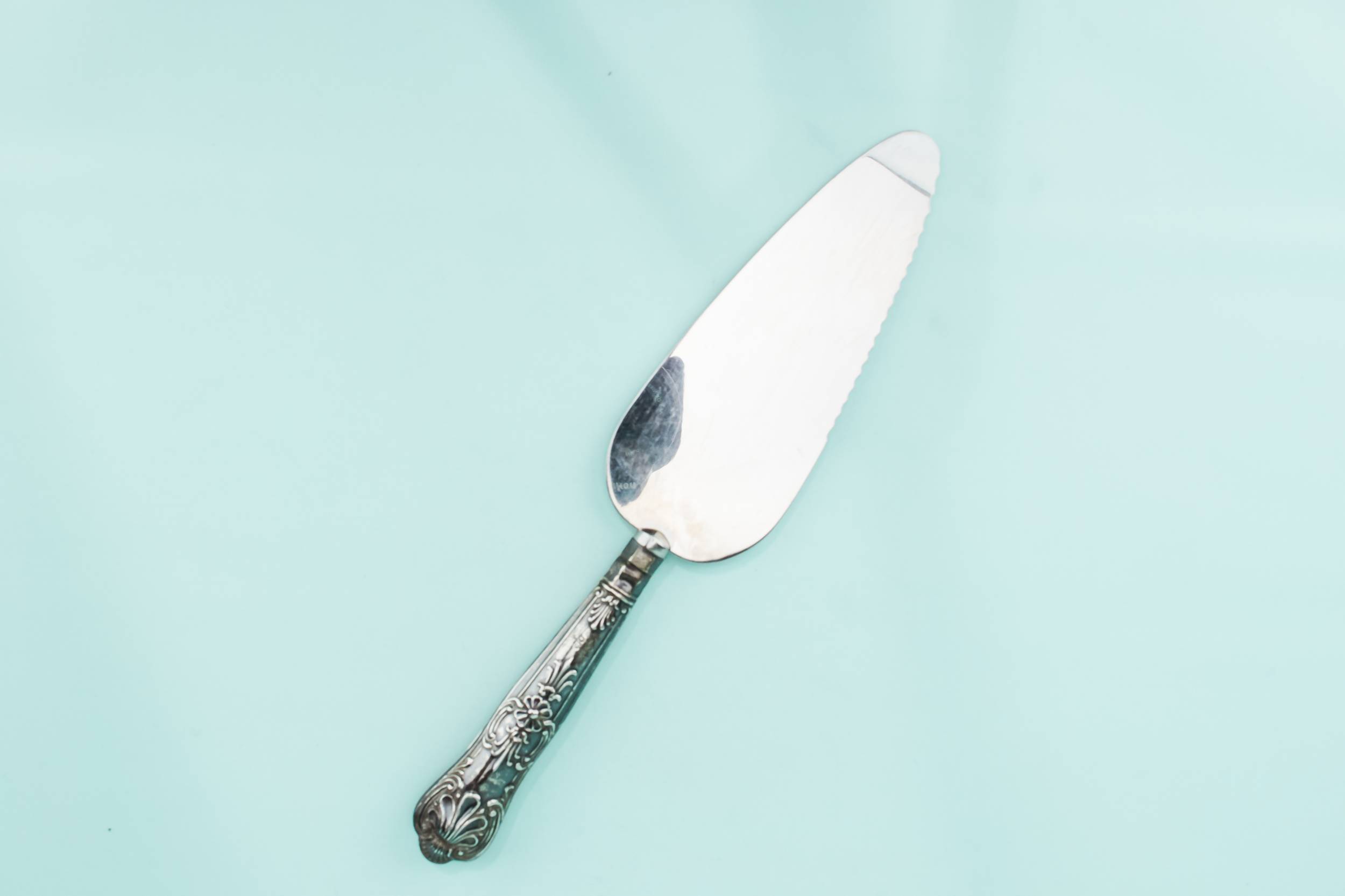 Neo-classical Sterling Silver — Silver cake server